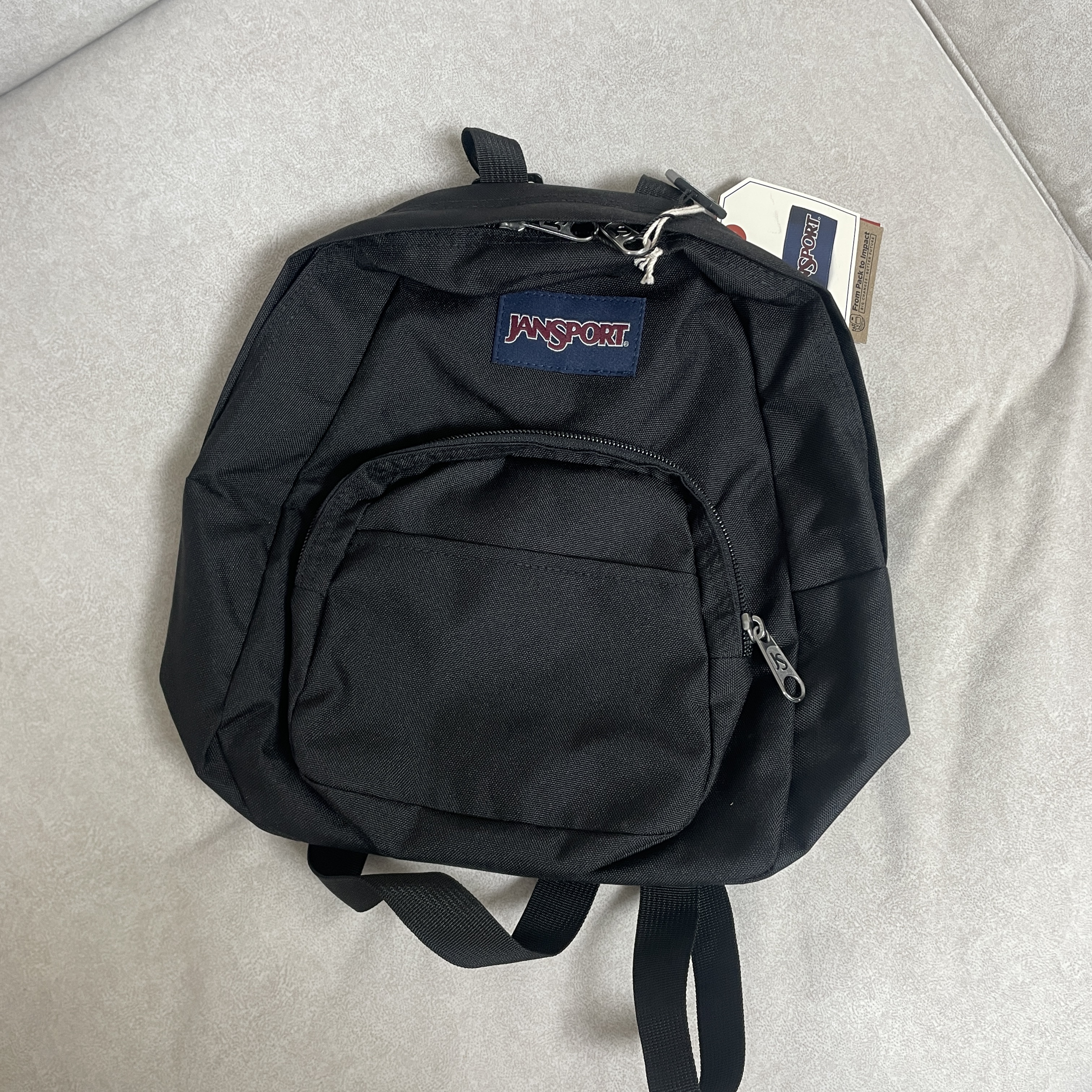 Jansport Half Pint Mini Backpack Black 착용 스타일