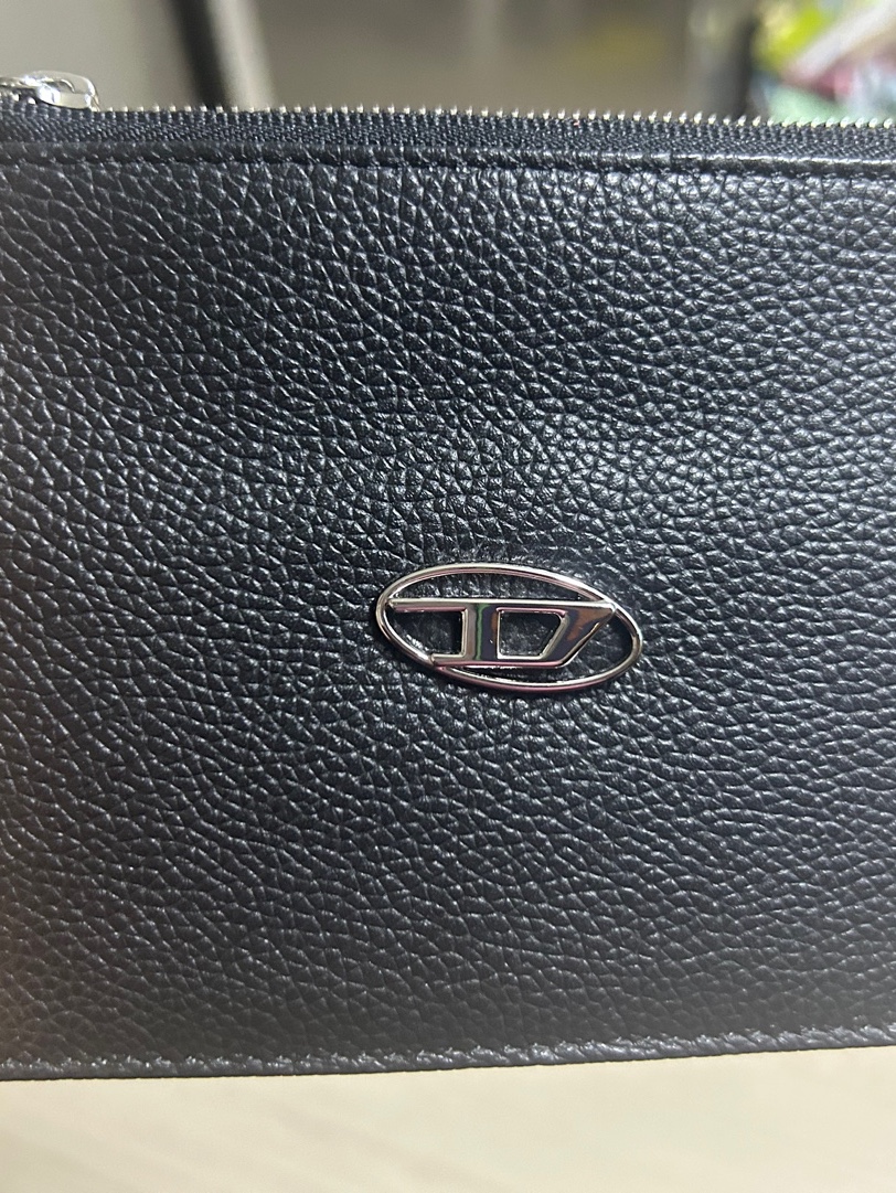 Diesel Paoul Card Case Black 착용 스타일