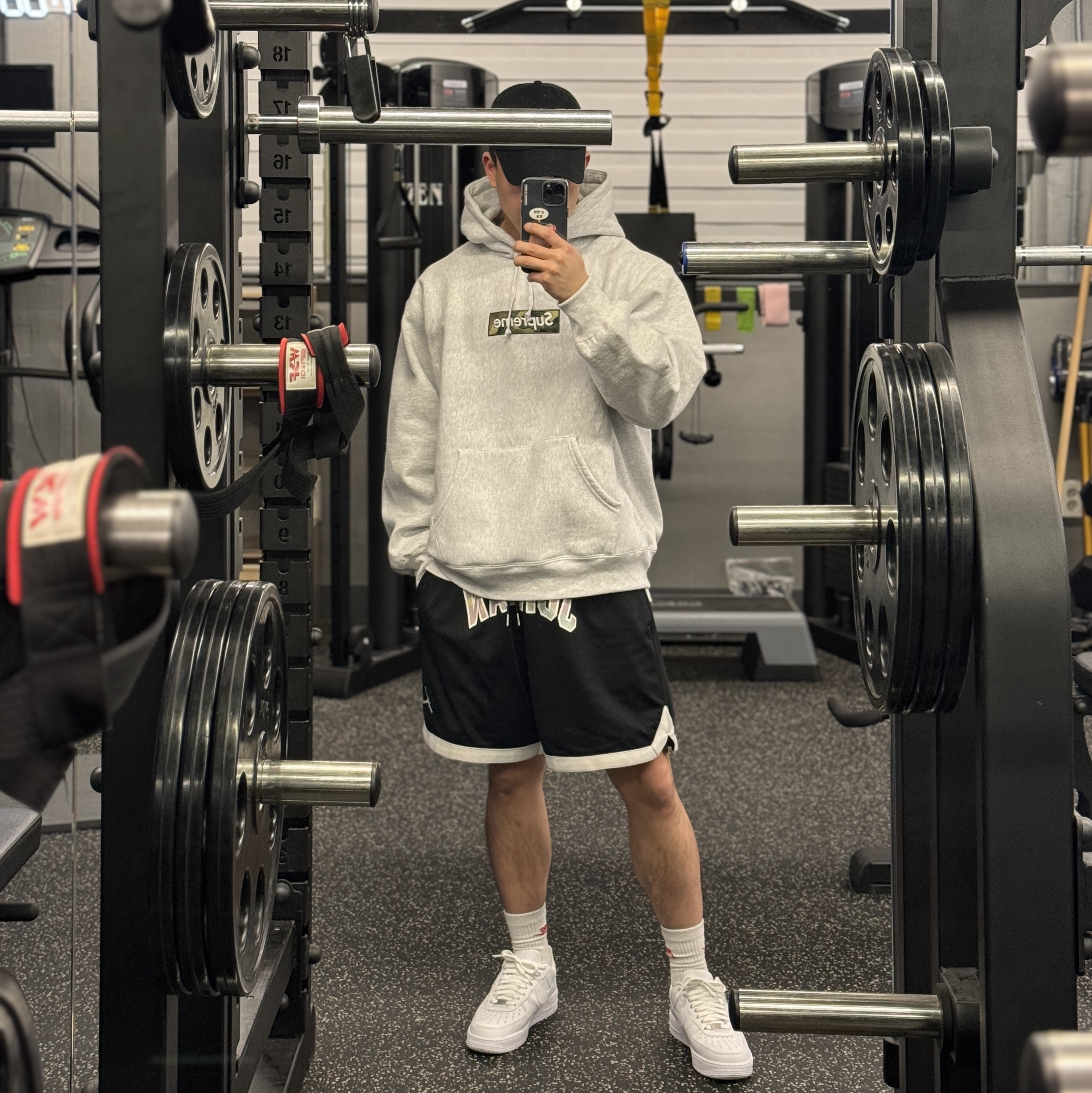 Supreme Box Logo Hooded Sweatshirt Ash Grey - 23FW, Nike Air Force 1 '07 Low White 착용 스타일 - 2