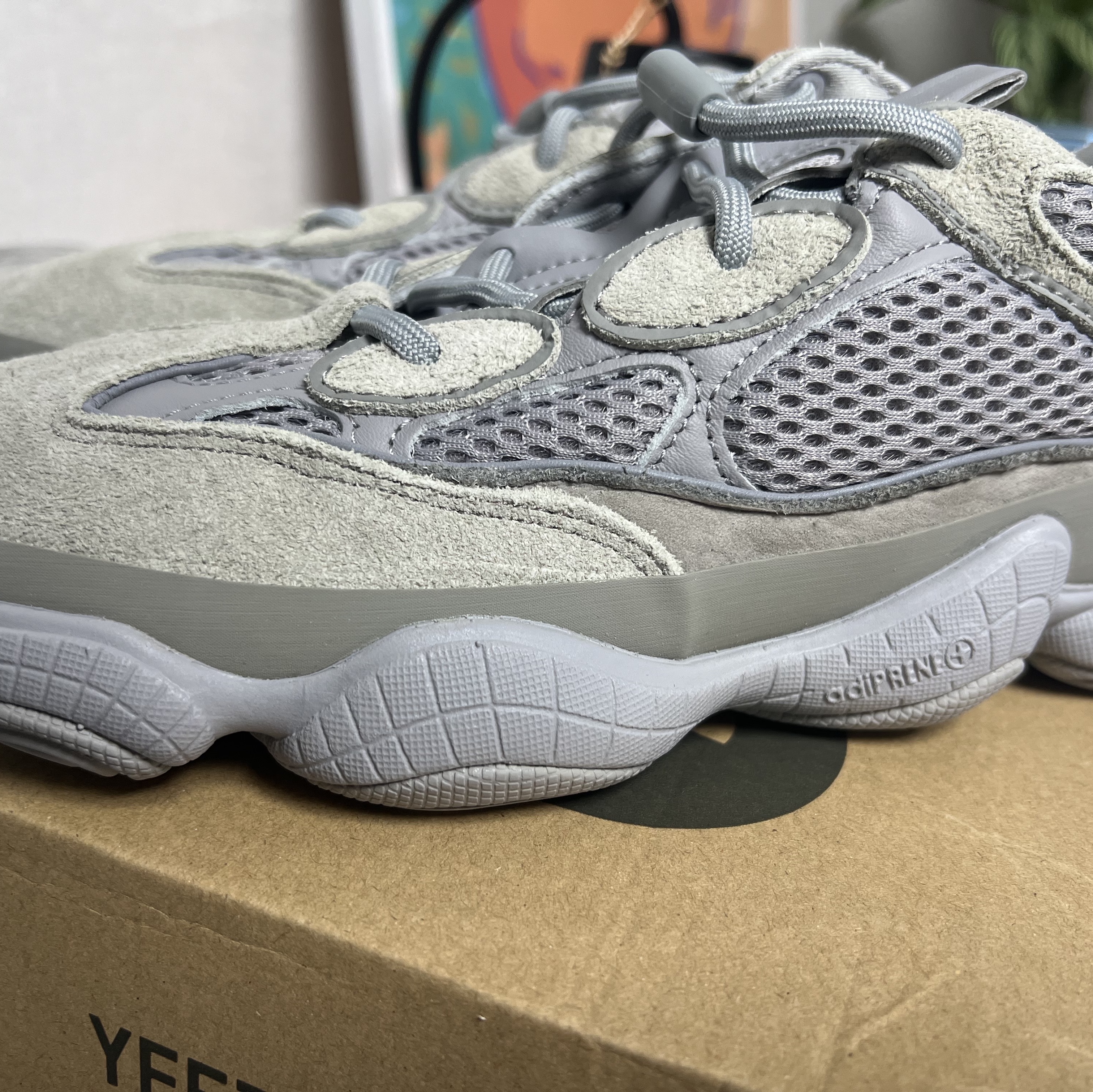 Adidas Yeezy 500 Stone Salt 착용 스타일 - 2
