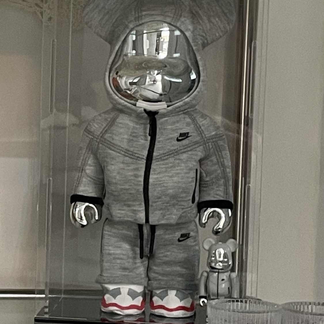 Bearbrick x Nike Tech Fleece N98 100% & 400& Set 착용 스타일