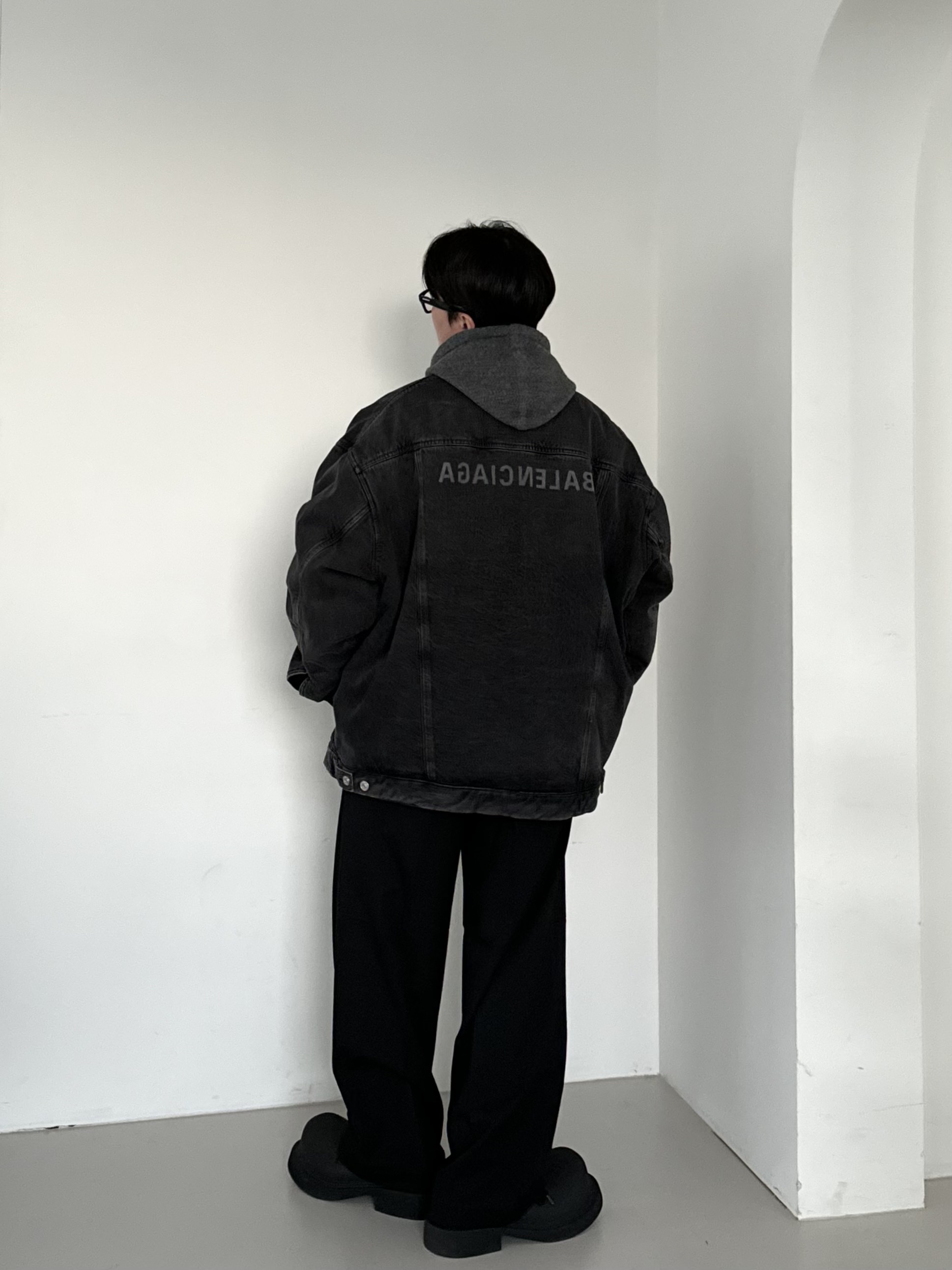 Balenciaga Steroid Derby Black, Balenciaga Mirror Padded Denim Jacket Dark Grey ์ฐฉ์ฉ ์คํ์ผ - 2