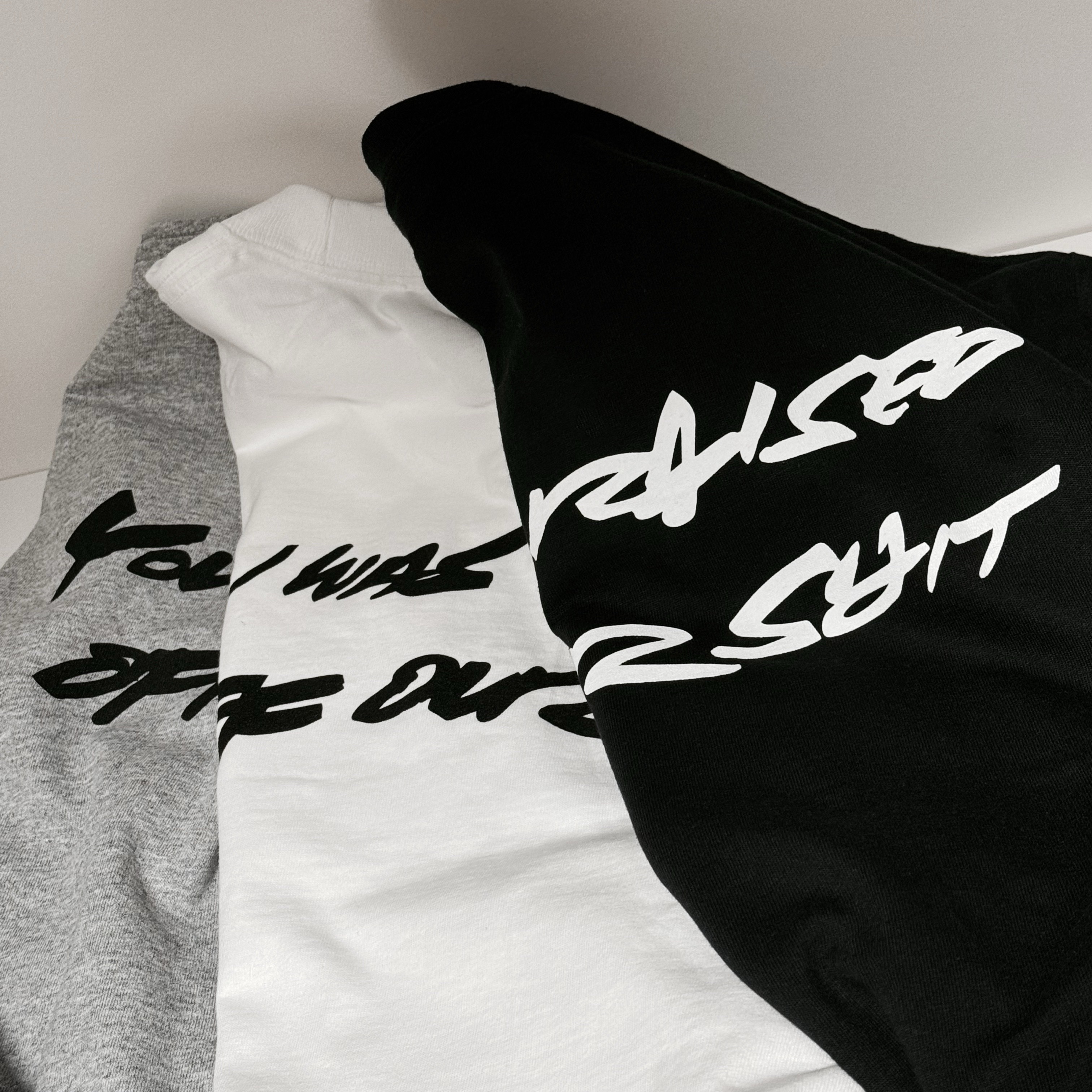 Supreme Futura Box Logo T-Shirt White - 24SS, Supreme Futura Box Logo T-Shirt Heather Grey - 24SS 착용 스타일 - 3