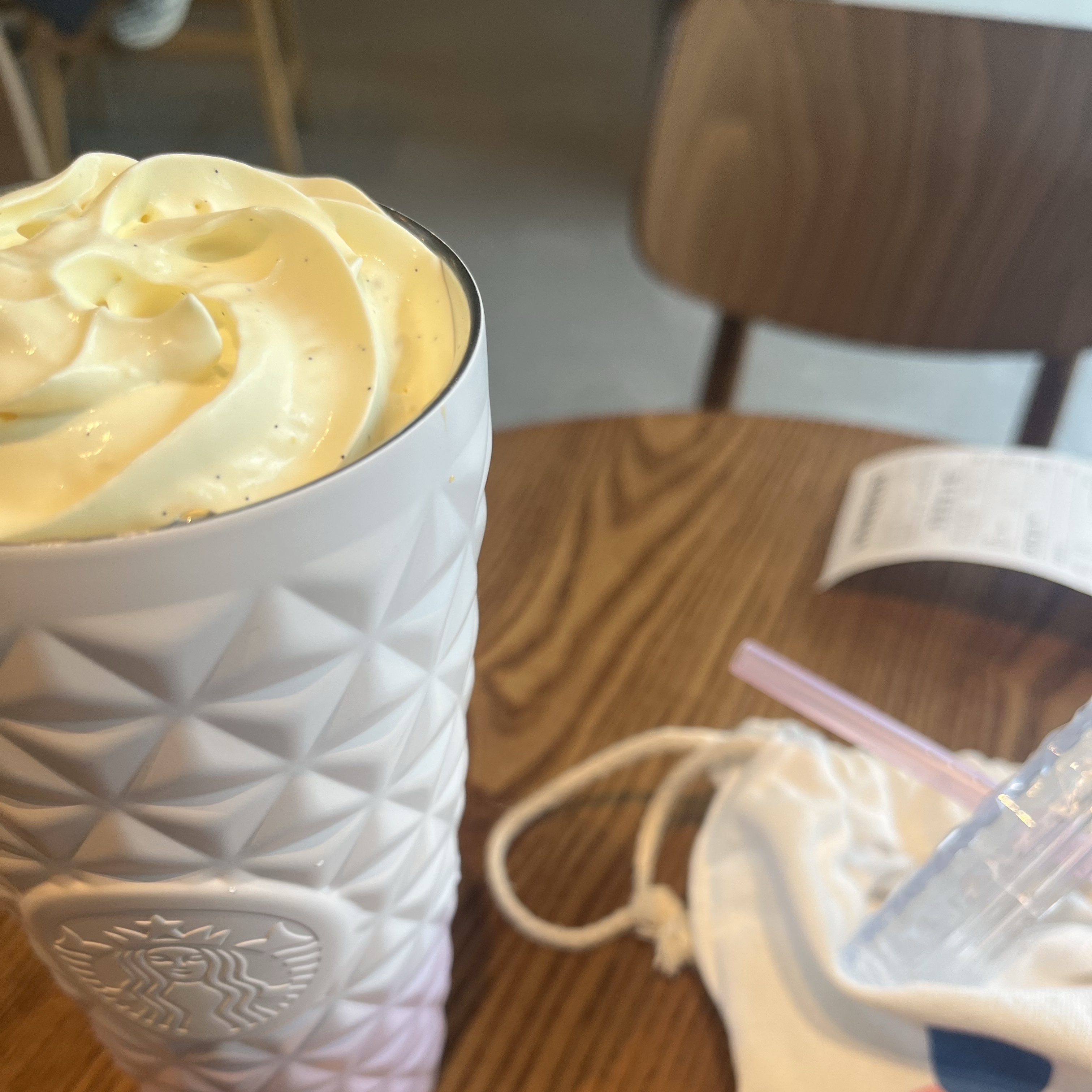 Starbucks SS Blossom Secret Garden Dion Cold Cup 591ml 착용 스타일