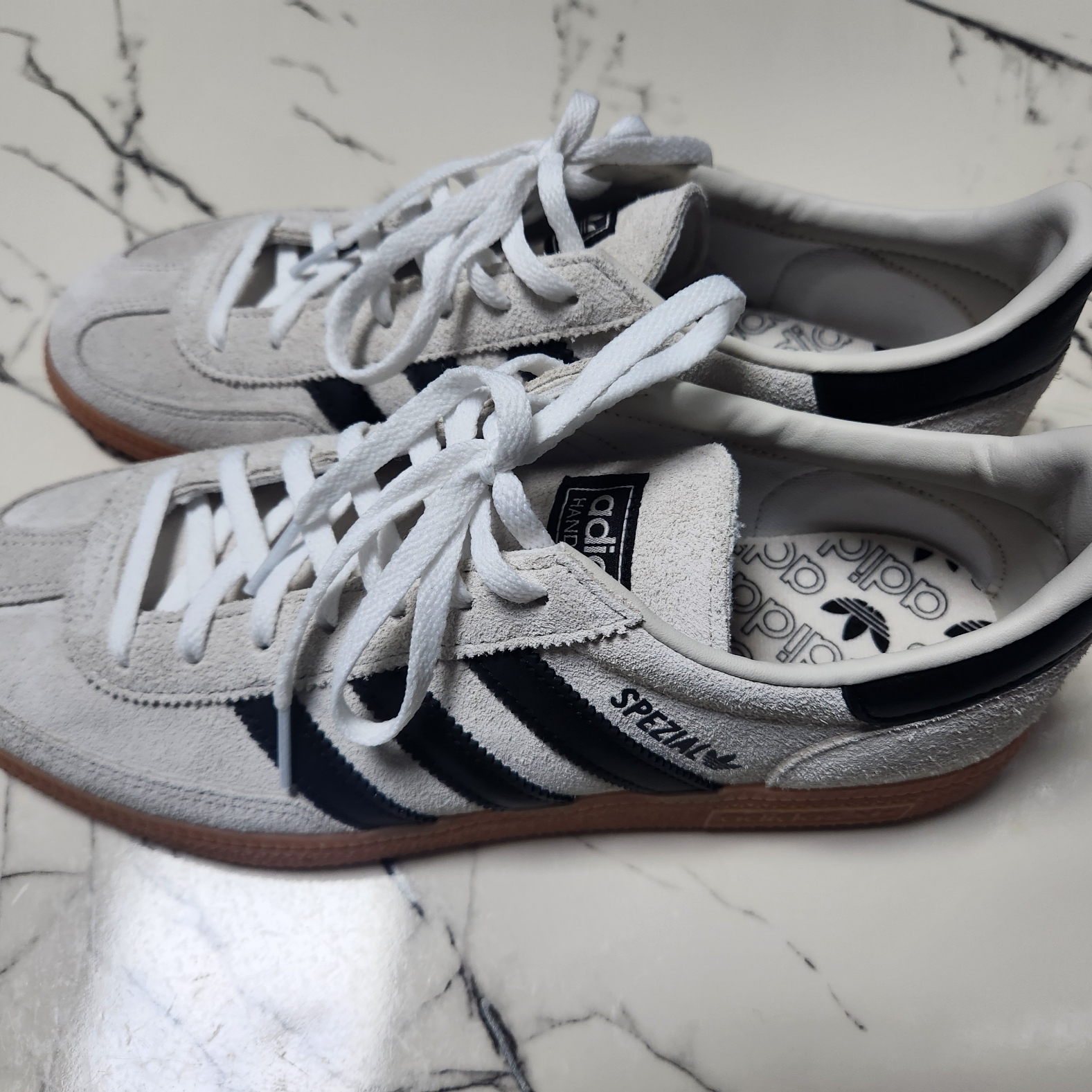 (W) Adidas Spezial Handball Aluminium Core Black 착용 스타일 - 1