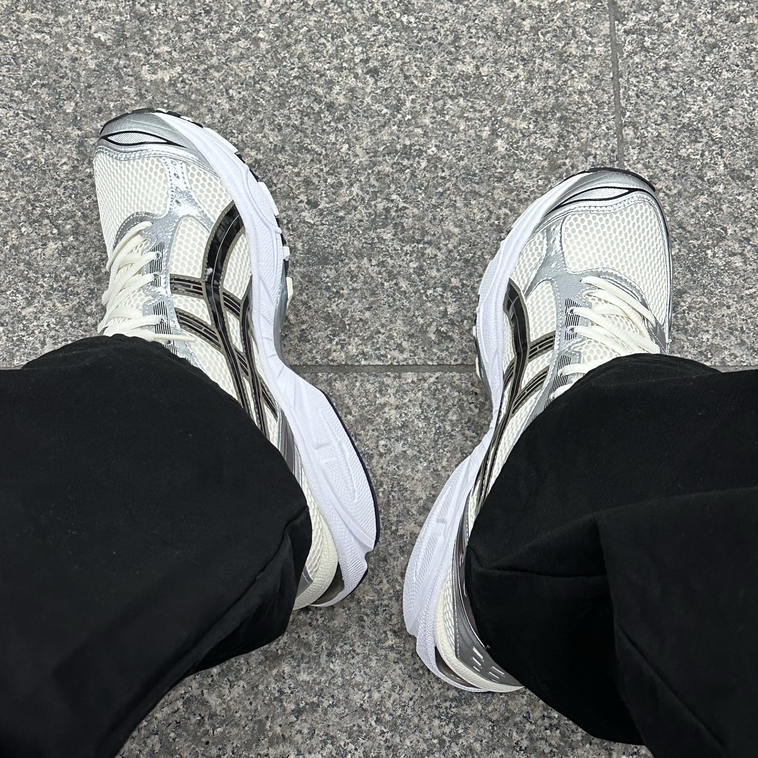 Asics Gel-Kayano 14 Cream Black 착용 스타일