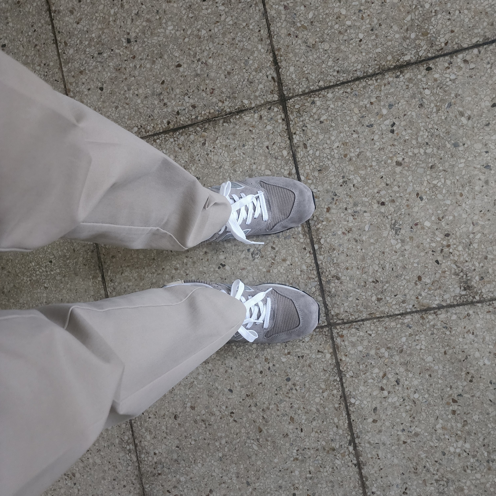New Balance Made in USA 996 Grey 착용 스타일