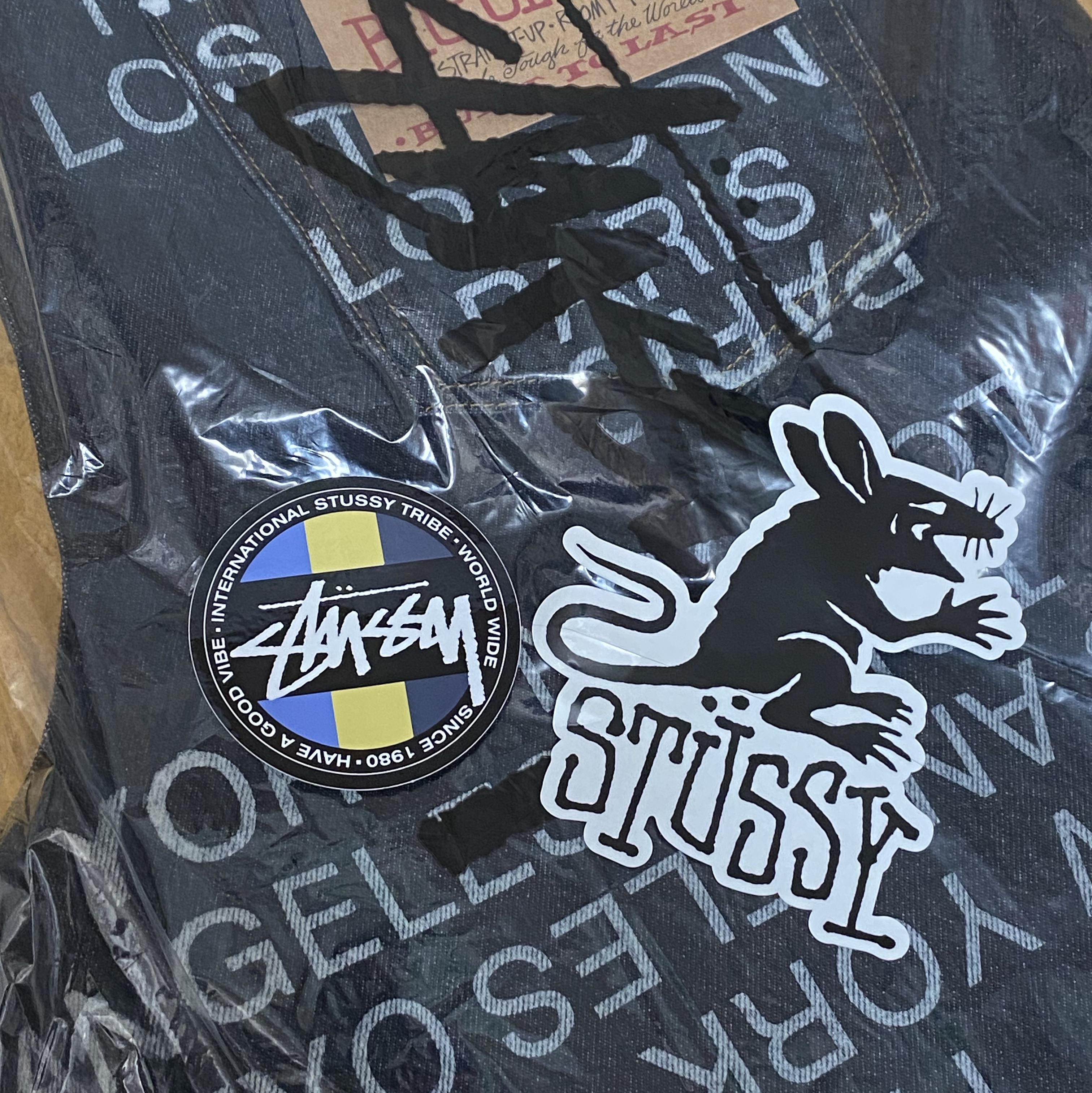 Stussy Big OL’ Jean City Link Denim Washed Black 착용 스타일
