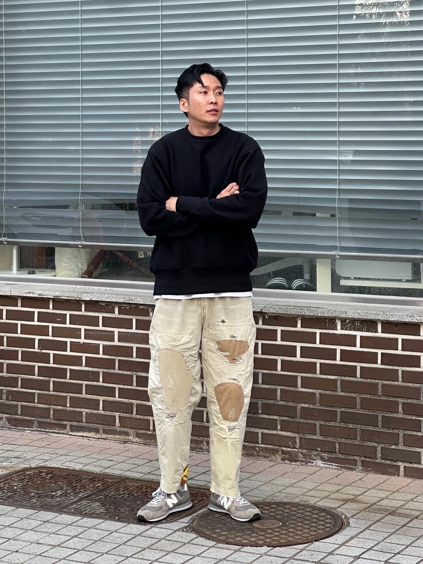 Kapital Katsuragi High Waist Neem Pants Beige, New Balance 574 Classics Reimagined Gray 착용 스타일 - 1