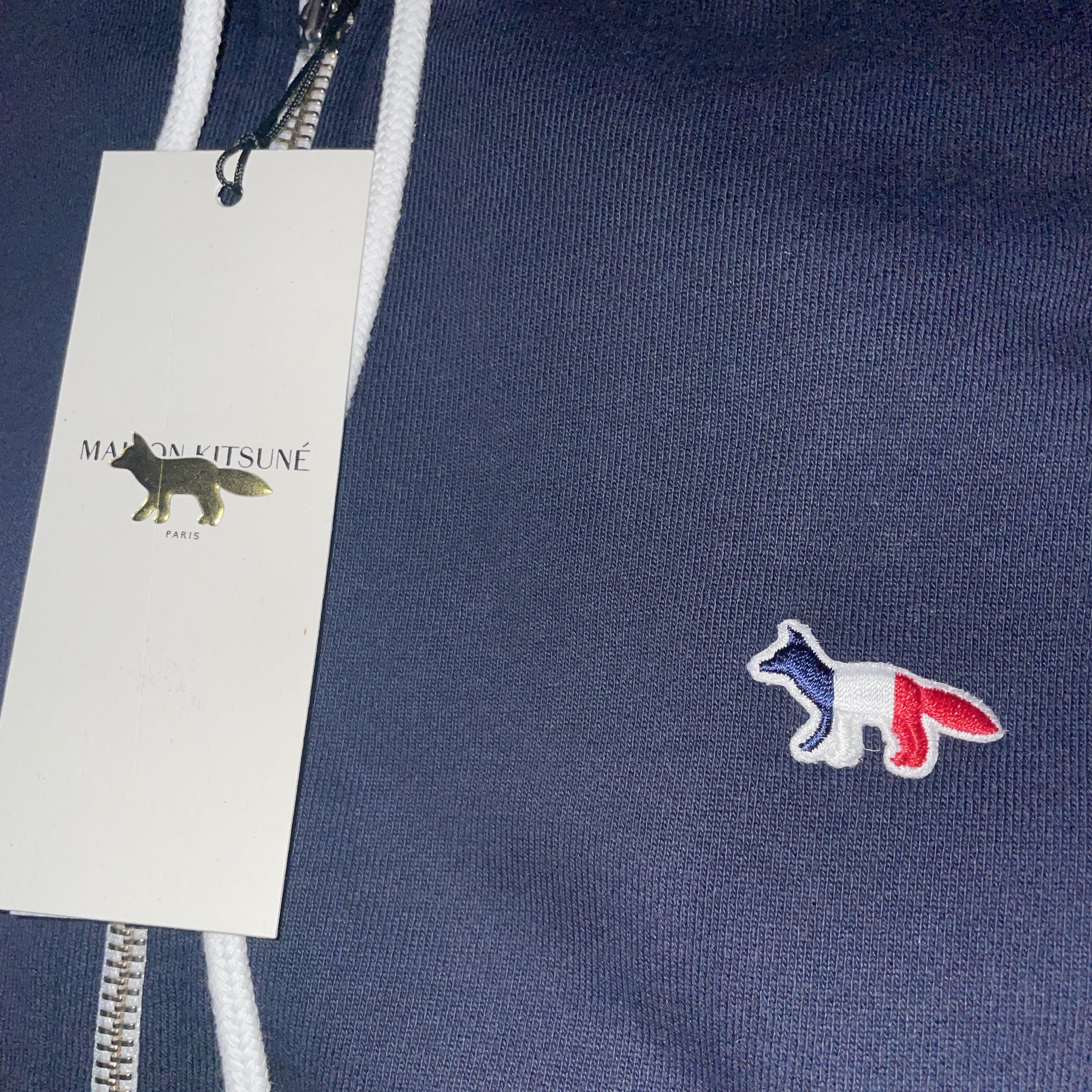 Maison Kitsune Tricolor Fox Patch Zip Hoodie Navy 착용 스타일