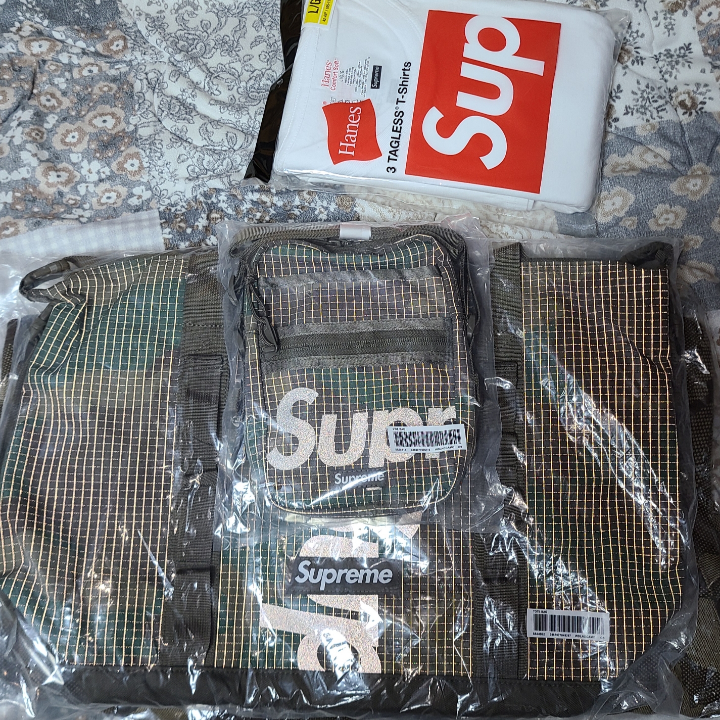 Supreme Shoulder Bag Woodland Camo - 24SS, Supreme Tote Bag Woodland Camo - 24SS 착용 스타일 - 2