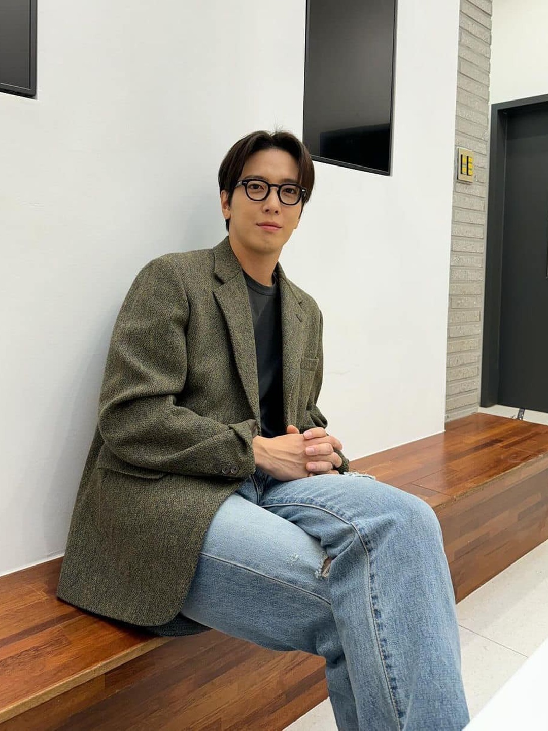 Chanel Rectangle Blue Light Glasses Acetate & Black Asian Fit, Gentle Monster Kubo 01 Black 착용 스타일 - 3