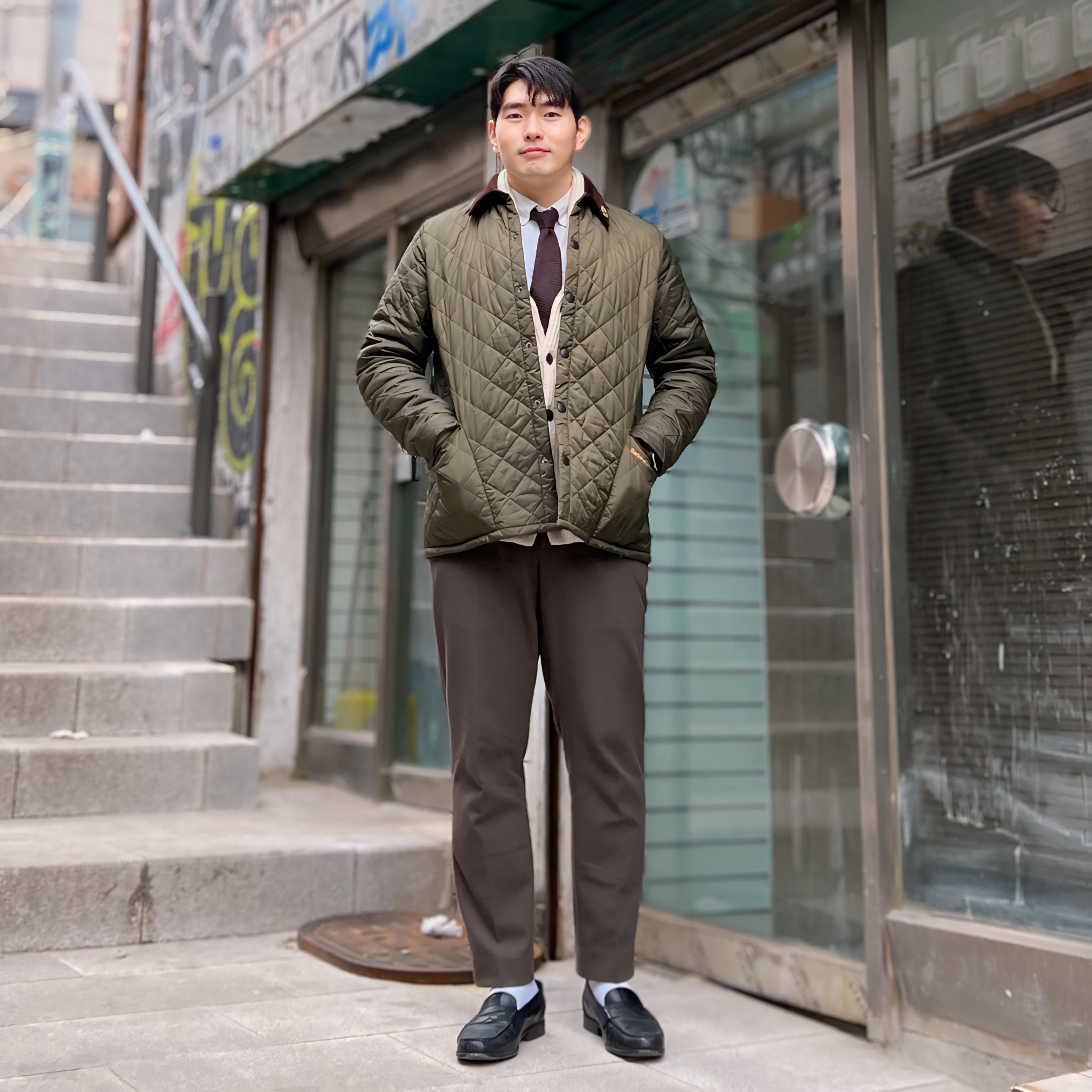 Barbour Liddesdale Quilted Jacket Olive 착용 스타일 - 4