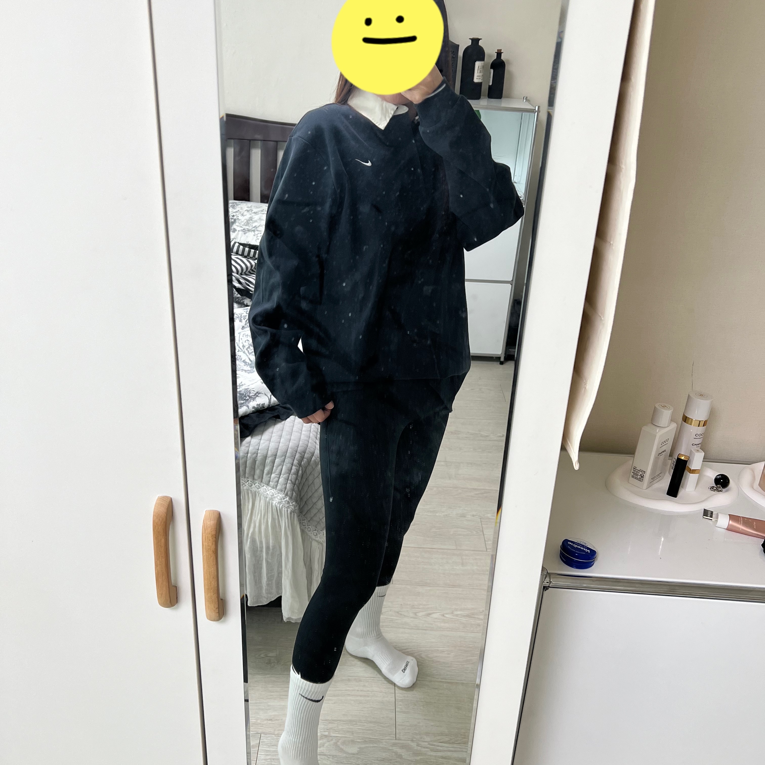 Nike Solo Swoosh Rugby Top Black - Asia, Nike x Stussy Everyday Plus Cushioned Crew Socks White (3 Pack) 착용 스타일