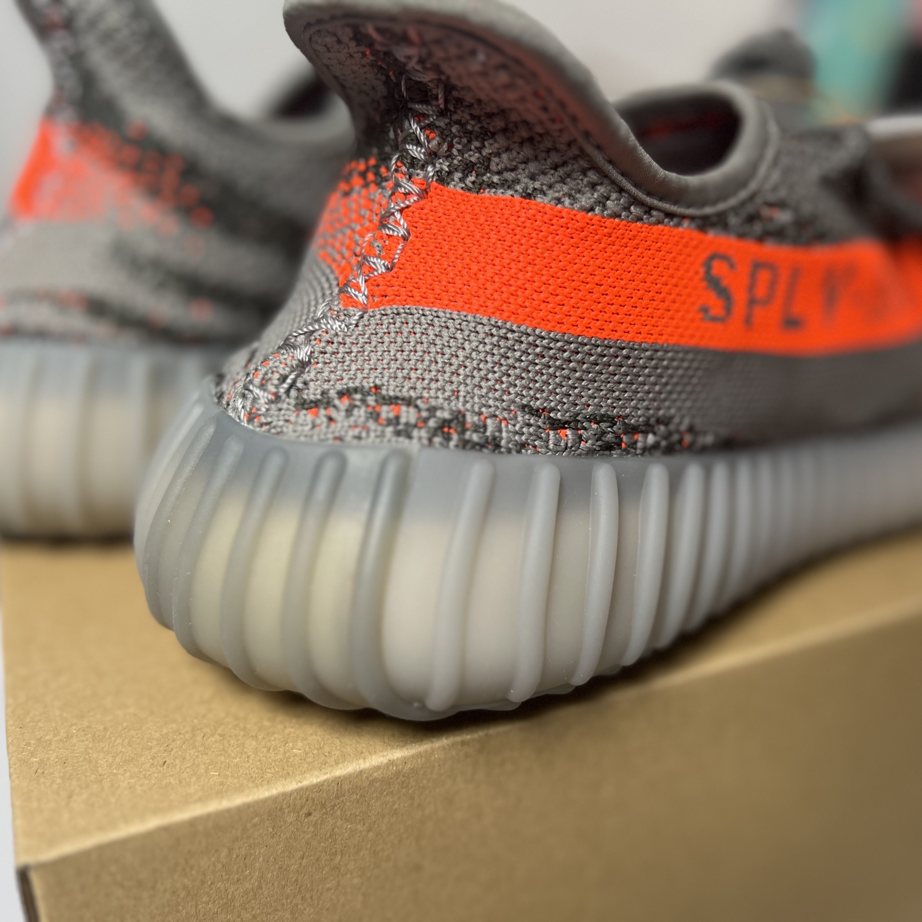 Adidas Yeezy Boost 350 V2 Beluga - Reflective 착용 스타일 - 2