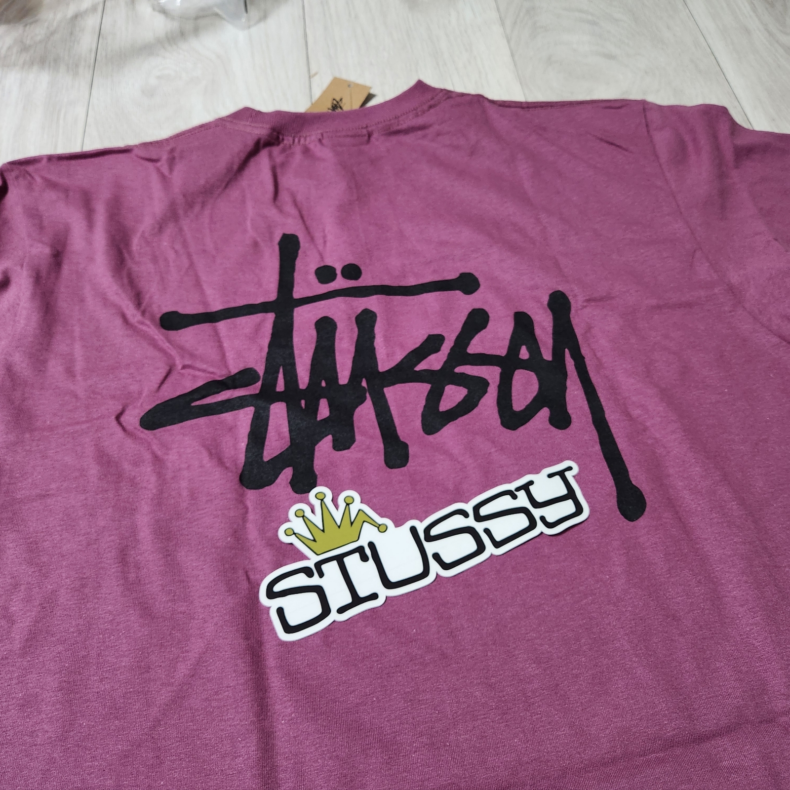 Stussy Basic Stussy T-Shirt Berry 2024 착용 스타일