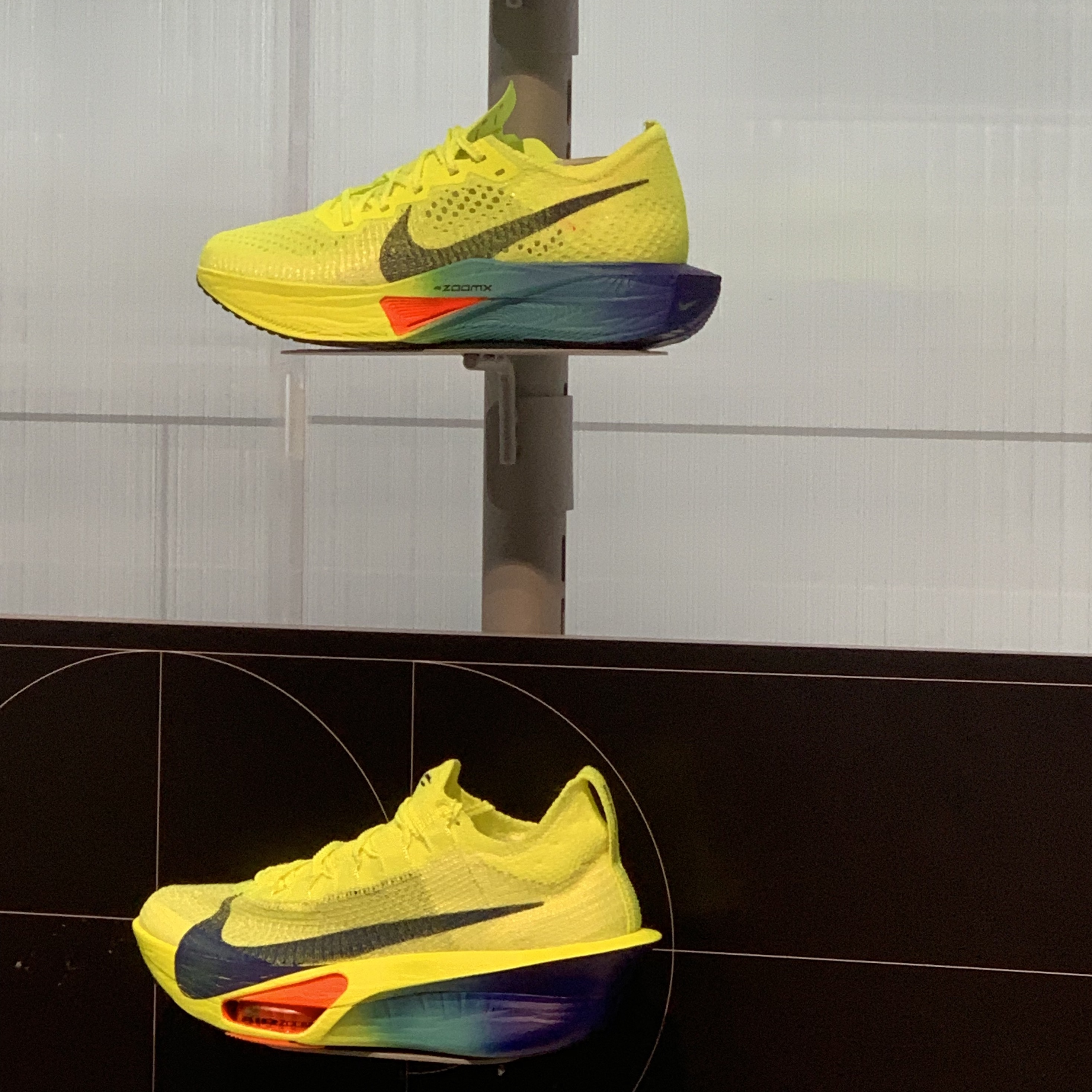 (W) Nike Air Zoom Alphafly Next% 3 Volt, Nike Air Zoom Alphafly Next% 3 Volt 착용 스타일 - 3