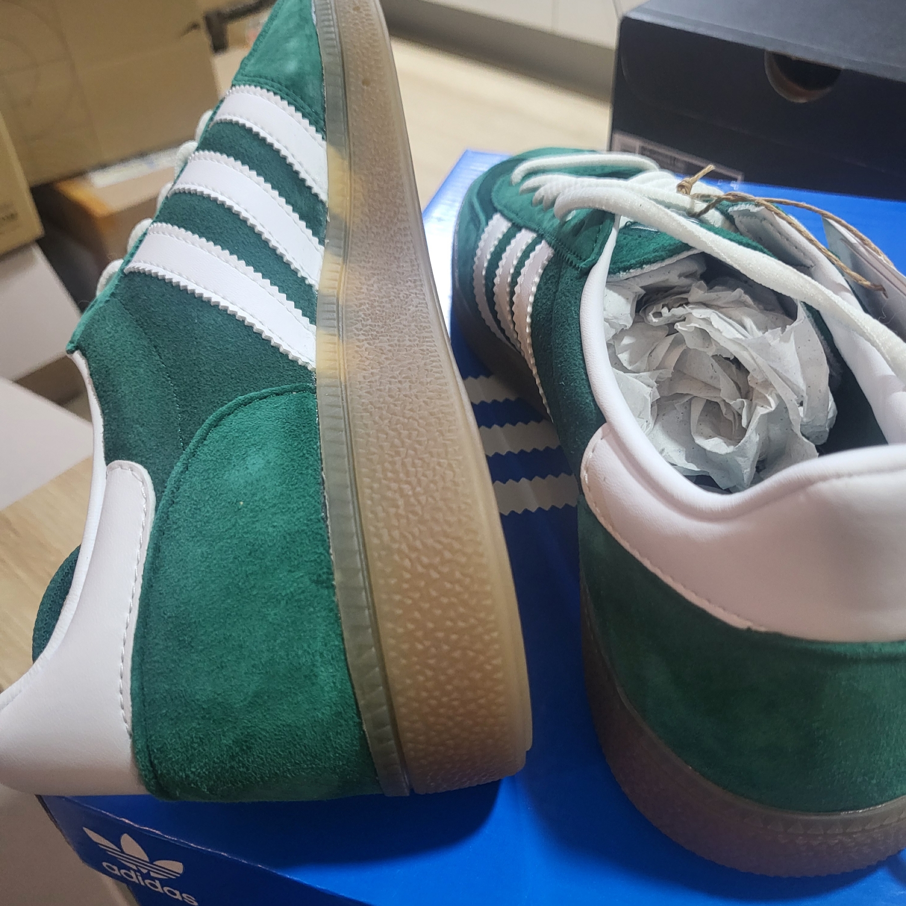 Adidas Spezial Handball College Green Gum 착용 스타일 - 2