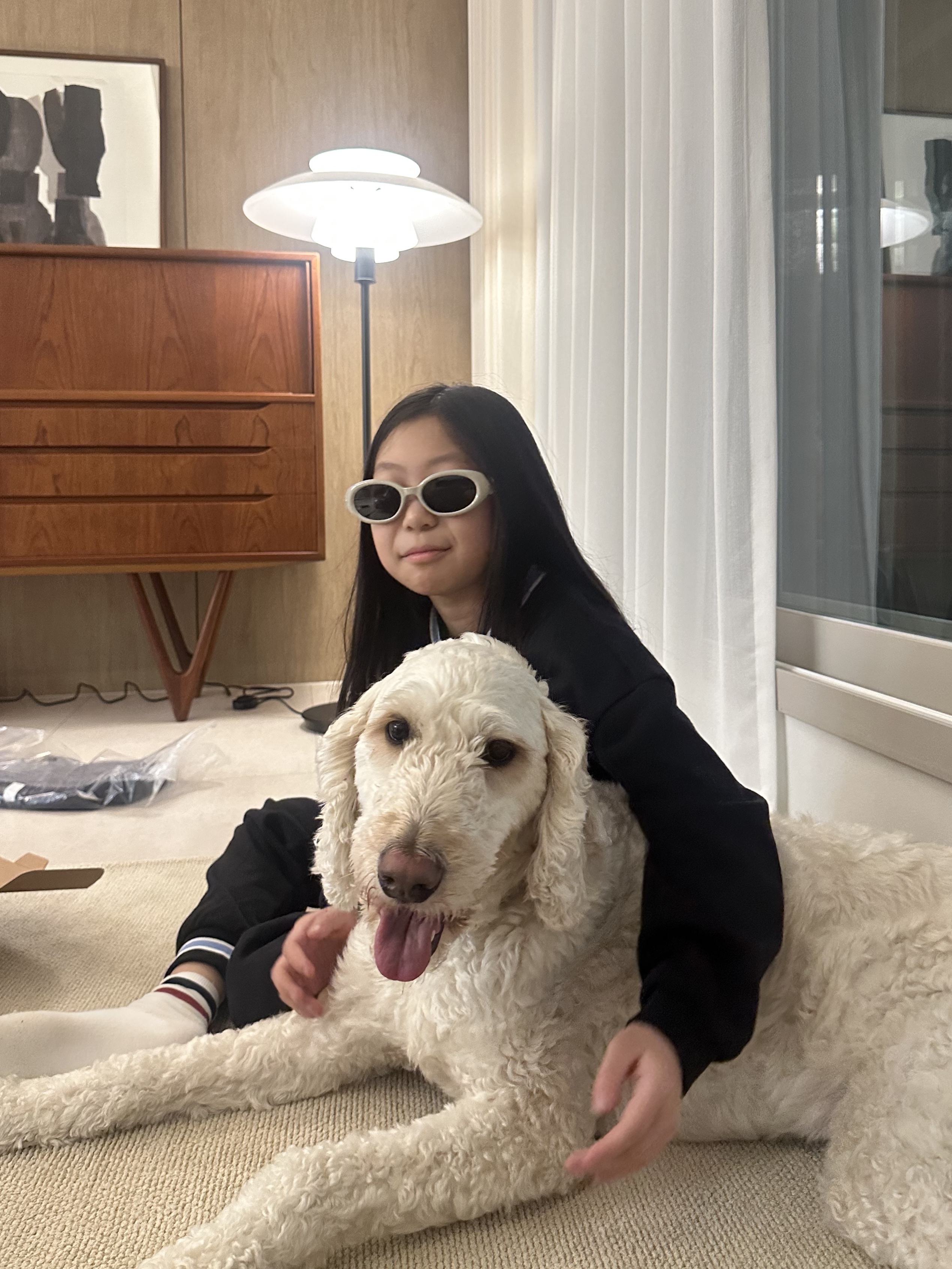 Gentle Monster x Maison Margiela MM107 Gray Black 착용 스타일 - 2