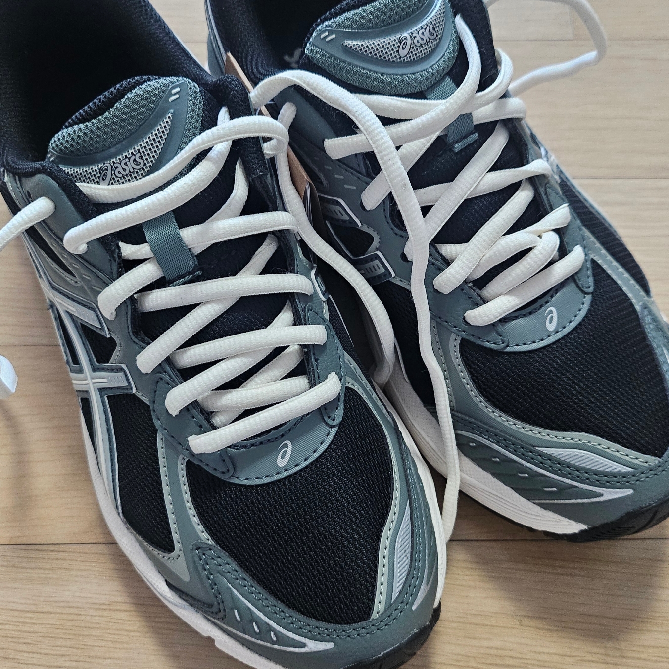 Asics GT-2160 Black Seal Grey 착용 스타일
