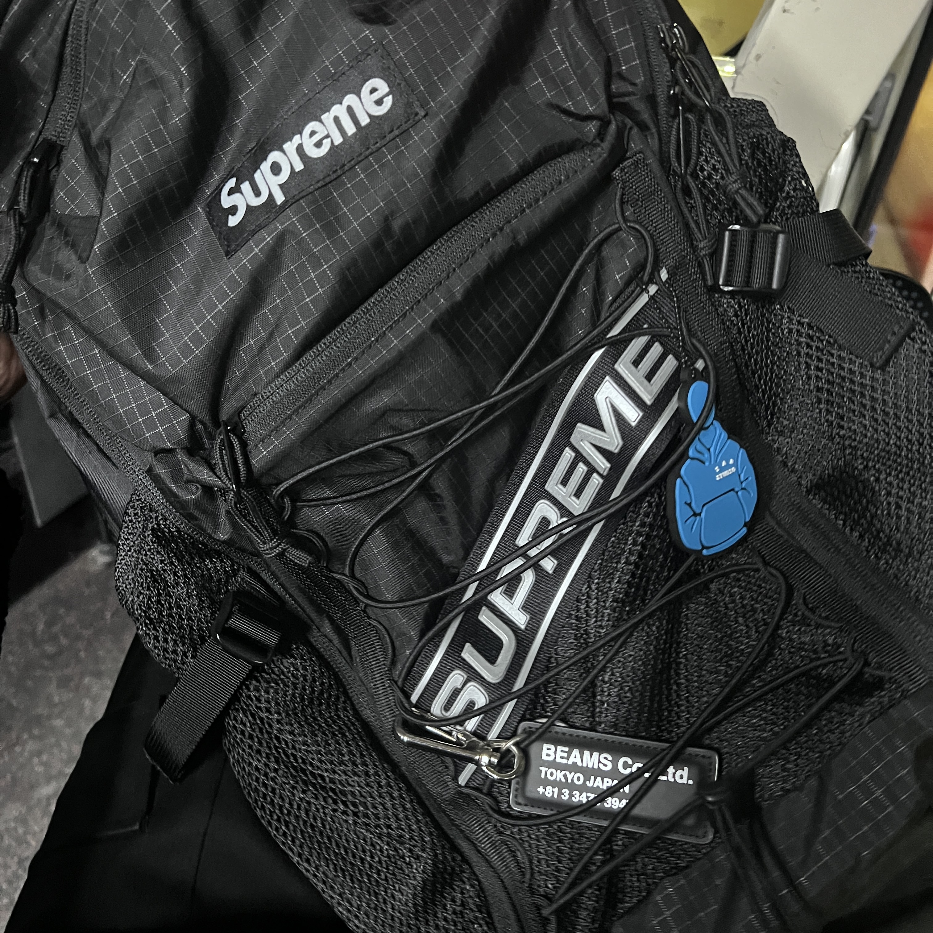 Supreme Backpack Black - 23FW, IAB Studio Hoodie Keyring Blue 착용 스타일