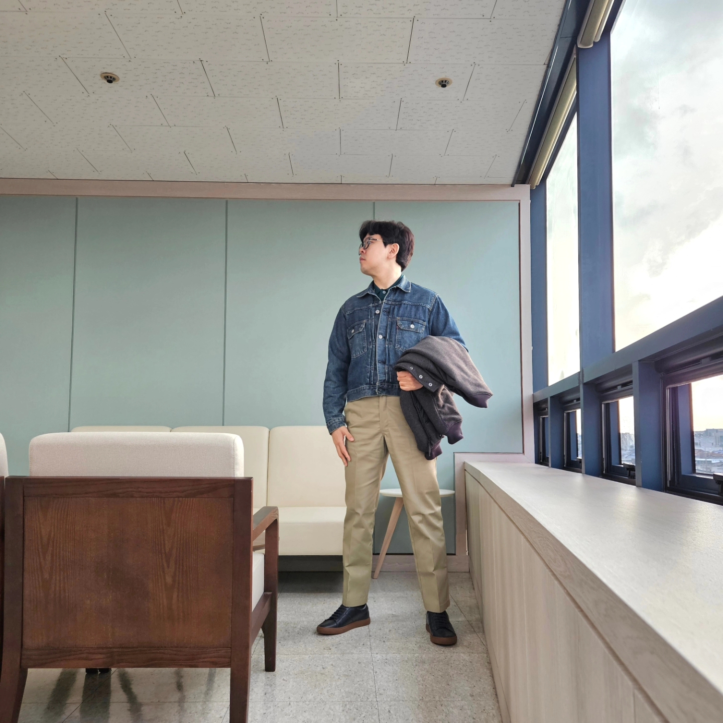 Uniqlo x Engineered Garments Pufftech Short Blouson Dark Gray, Dickies Original 874 Work Pant Khaki 착용 스타일 - 3