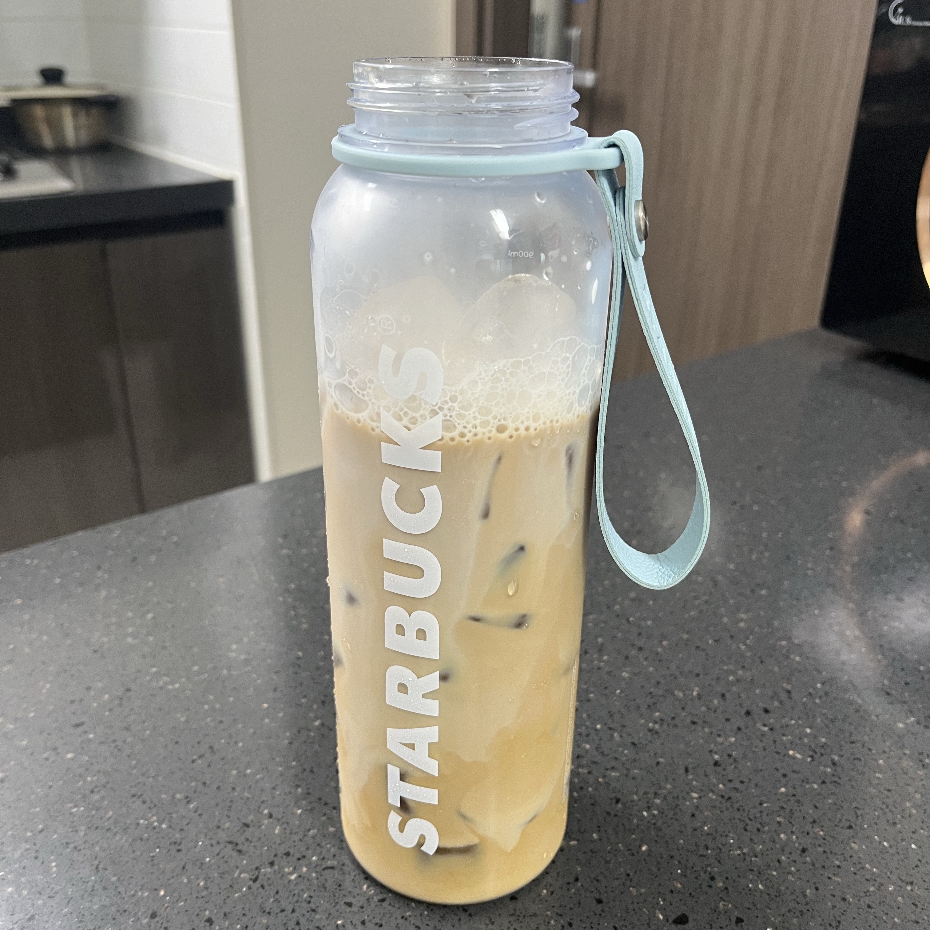Starbucks Delight Water Bottle 1000ml 착용 스타일