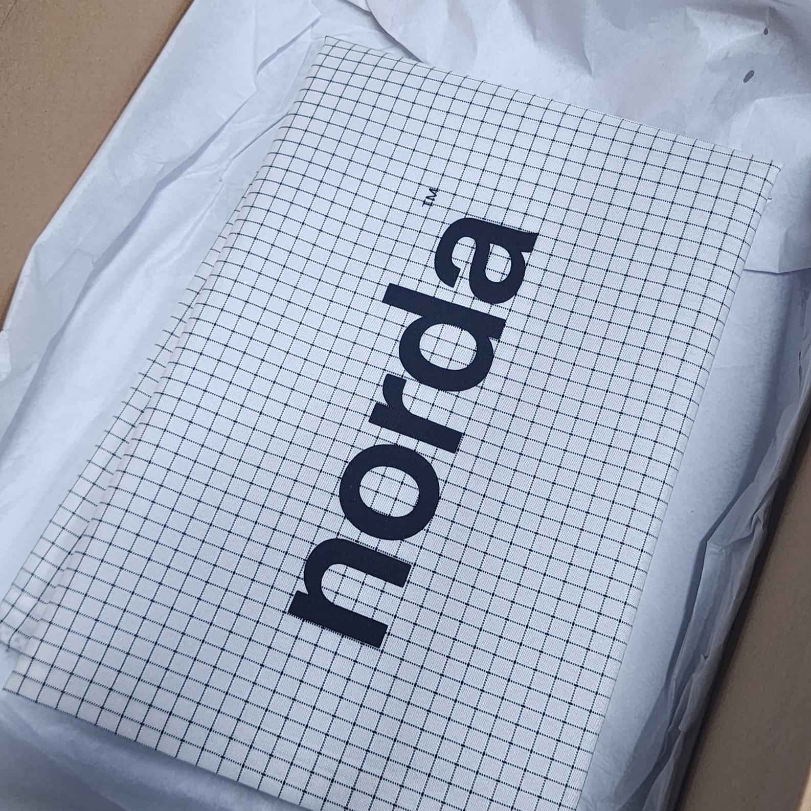 Norda 001/A G+ Stealth Black 착용 스타일 - 3
