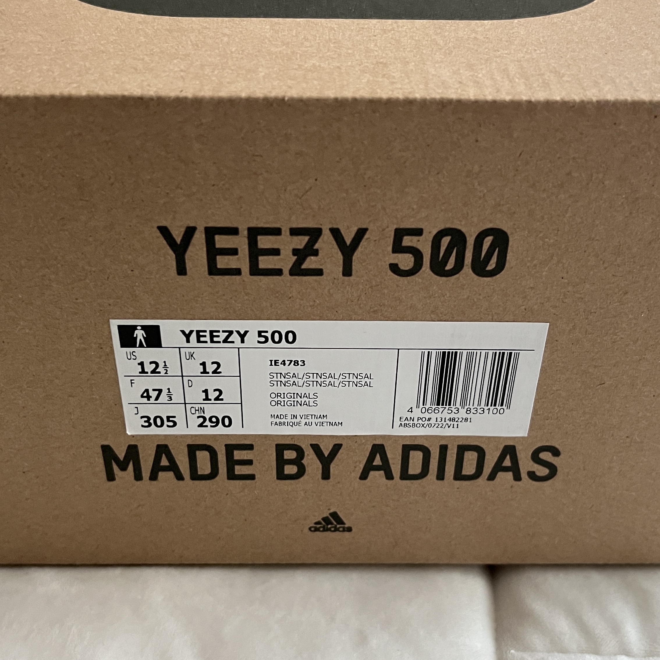 Adidas Yeezy 500 Stone Salt 착용 스타일 - 2
