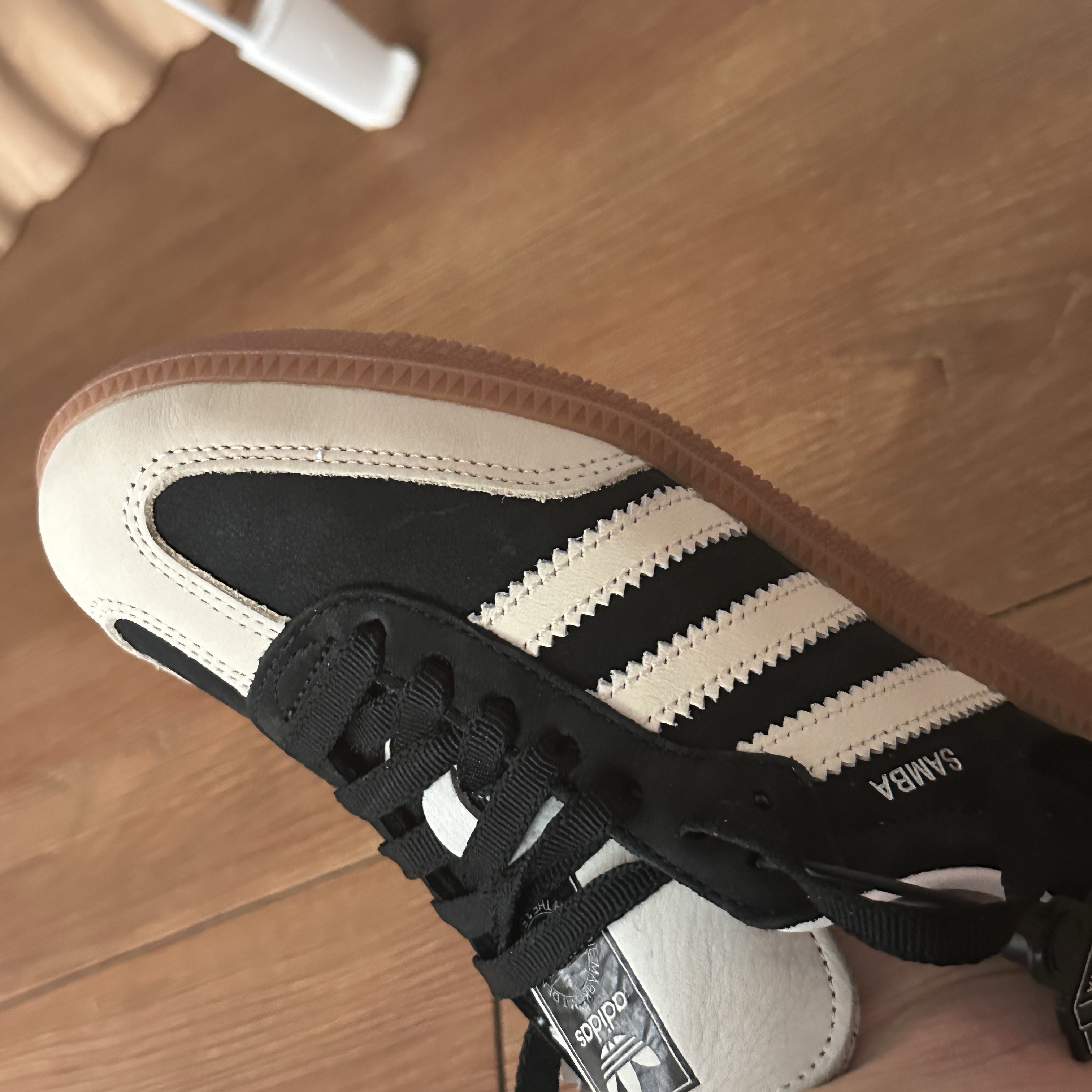 (W) Adidas Samba OG Core Black Wonder White 착용 스타일