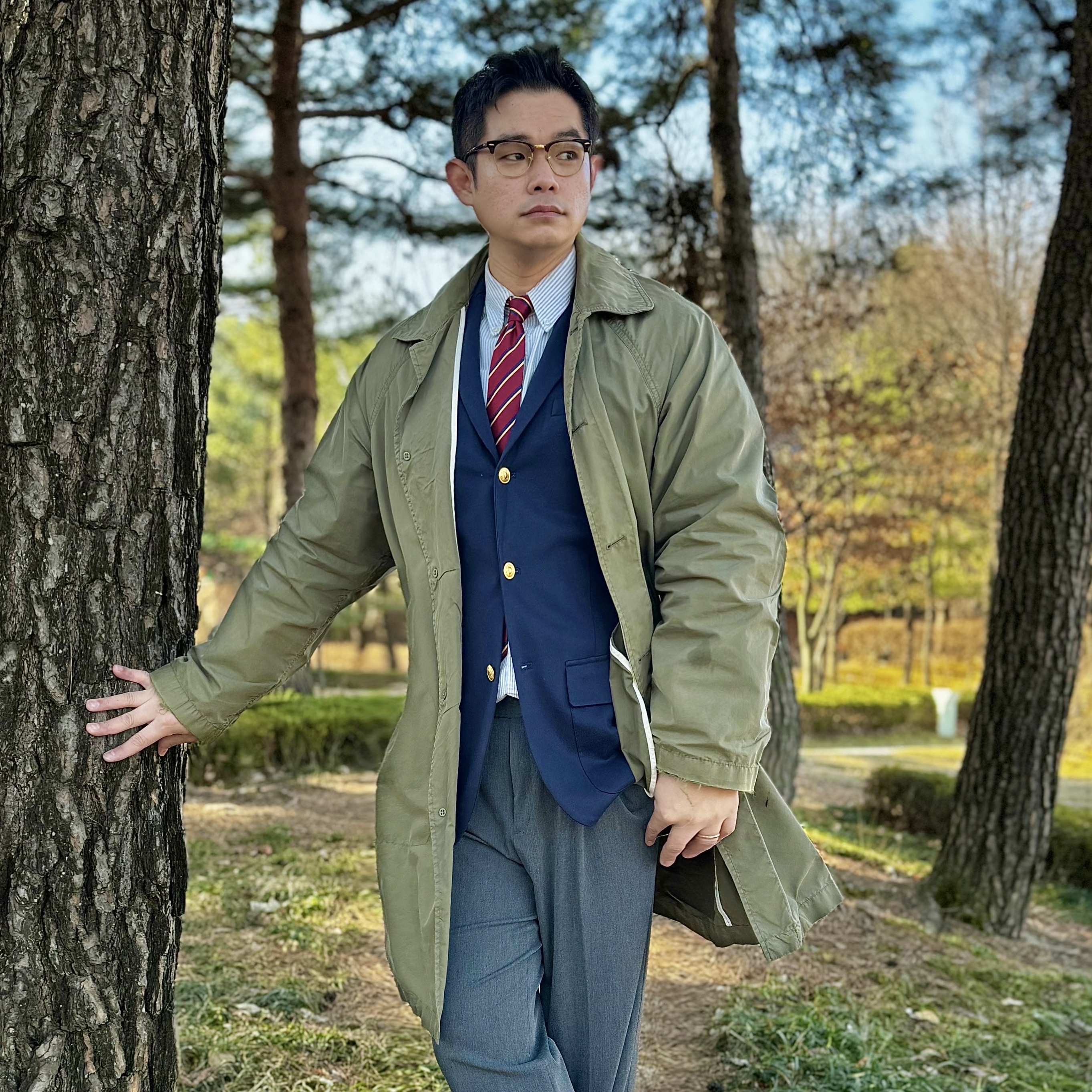 Ray-Ban Clubmaster Classic Polished Tortoise On Gold Frame Green Classic G-15 Lenses 착용 스타일 - 3