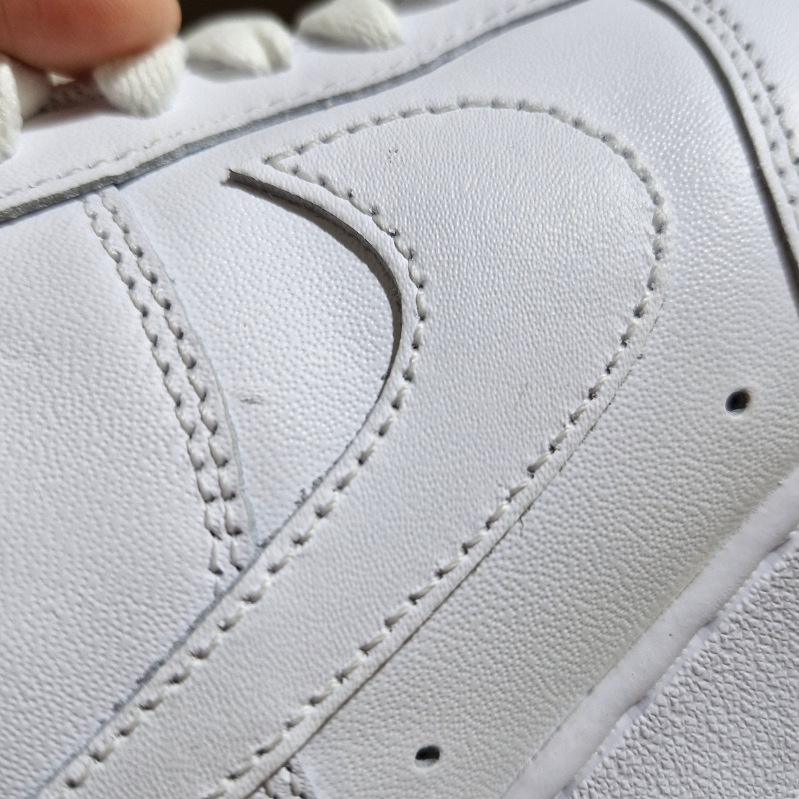 Nike Air Force 1 '07 Low White 착용 스타일 - 3
