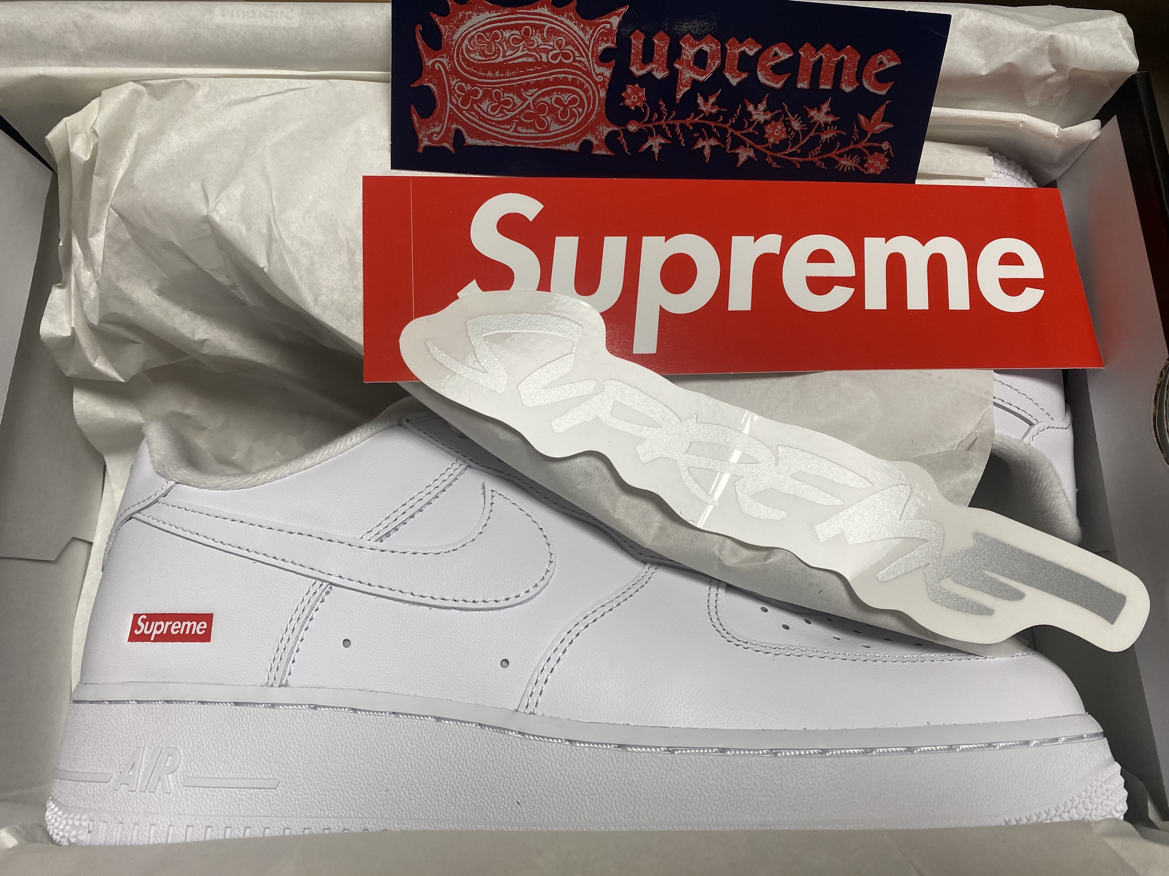 Nike x Supreme Air Force 1 Low White 착용 스타일