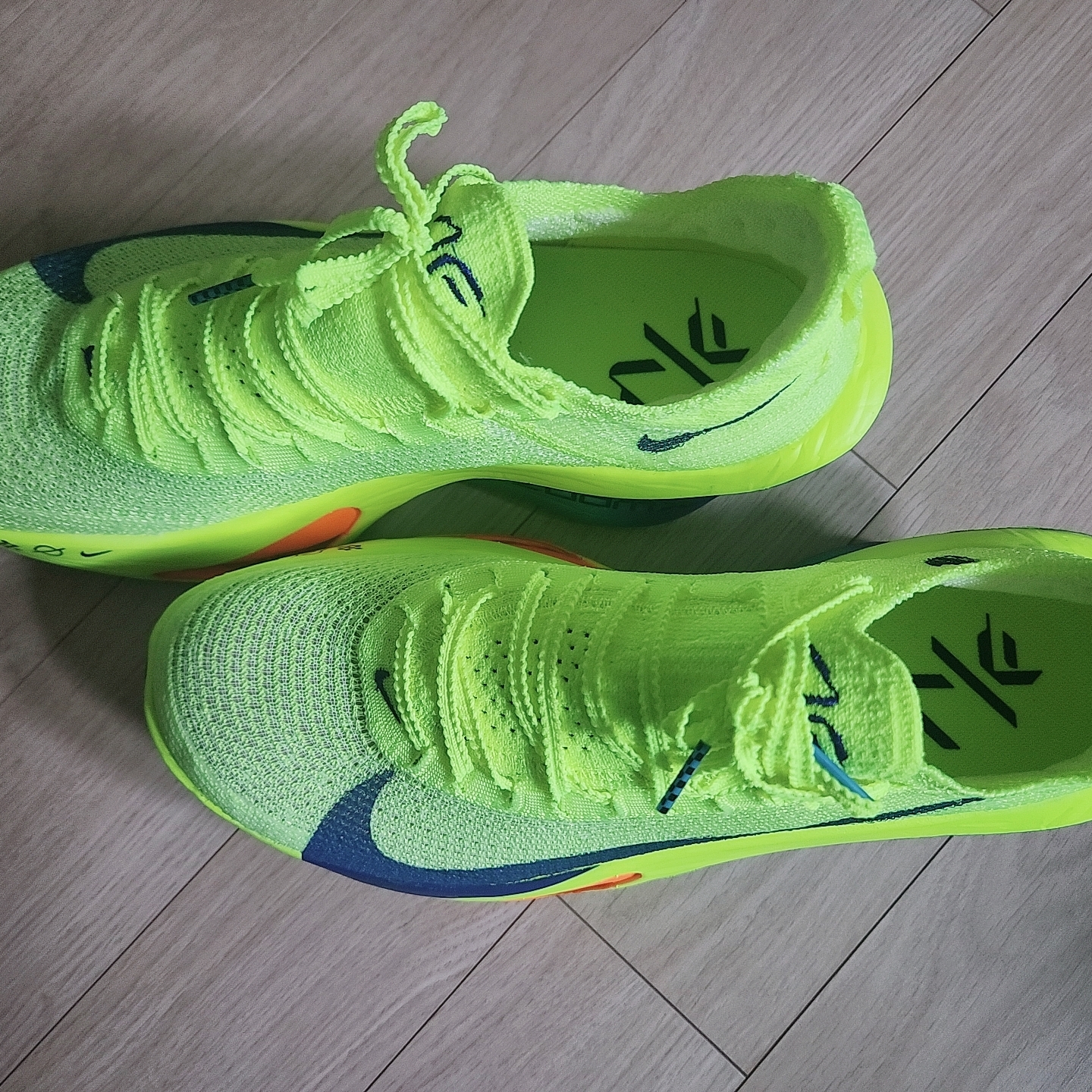 Nike Air Zoom Alphafly Next% 3 Volt 착용 스타일 - 4