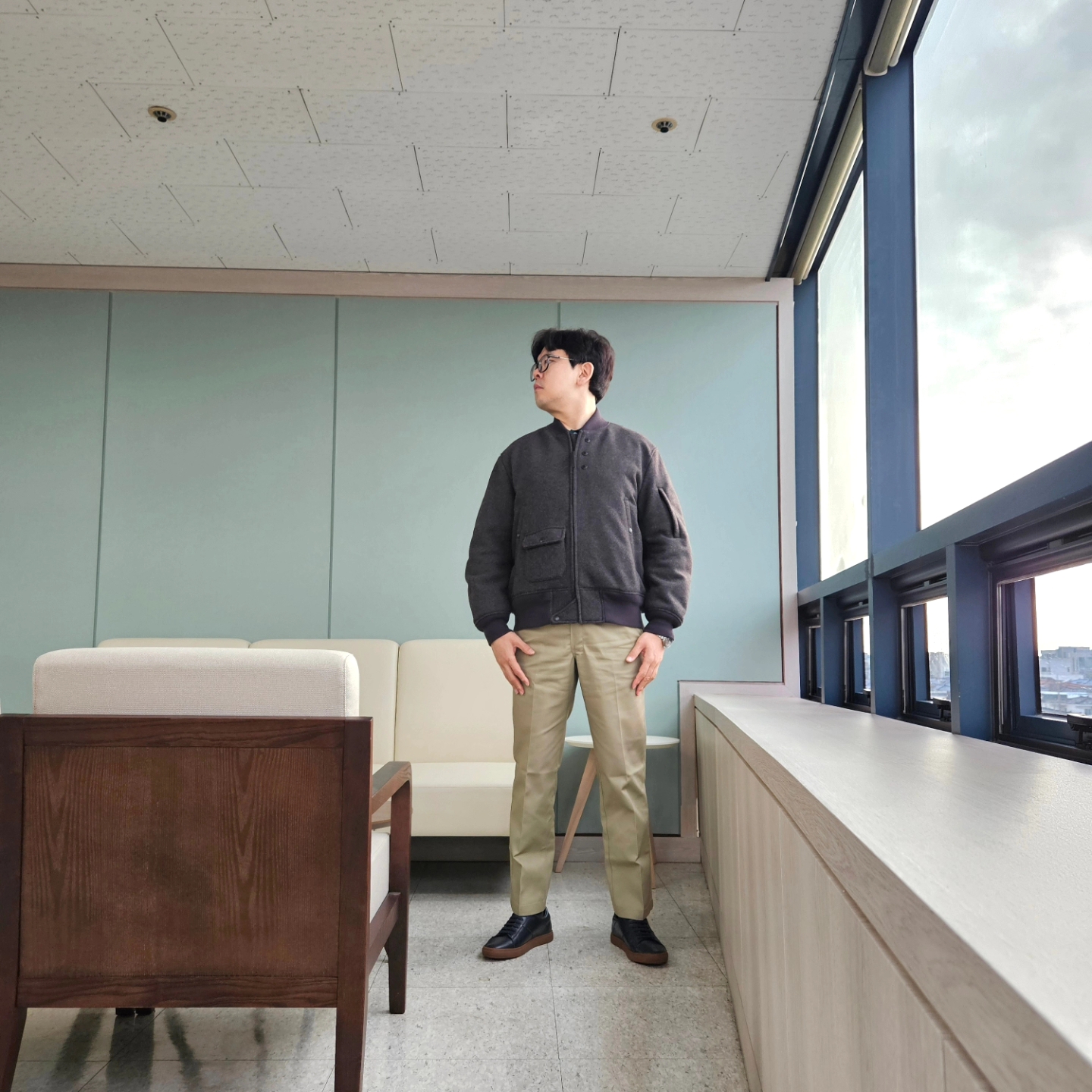 Uniqlo x Engineered Garments Pufftech Short Blouson Dark Gray, Dickies Original 874 Work Pant Khaki 착용 스타일 - 4
