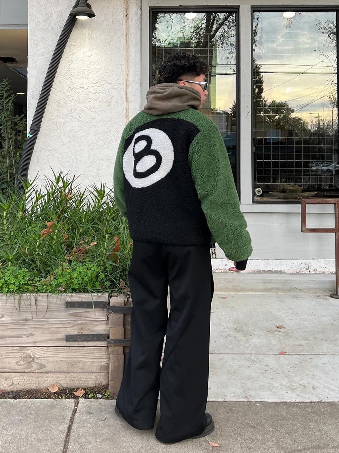 Stussy 8 Ball Sherpa Jacket Green 착용 스타일 - 2