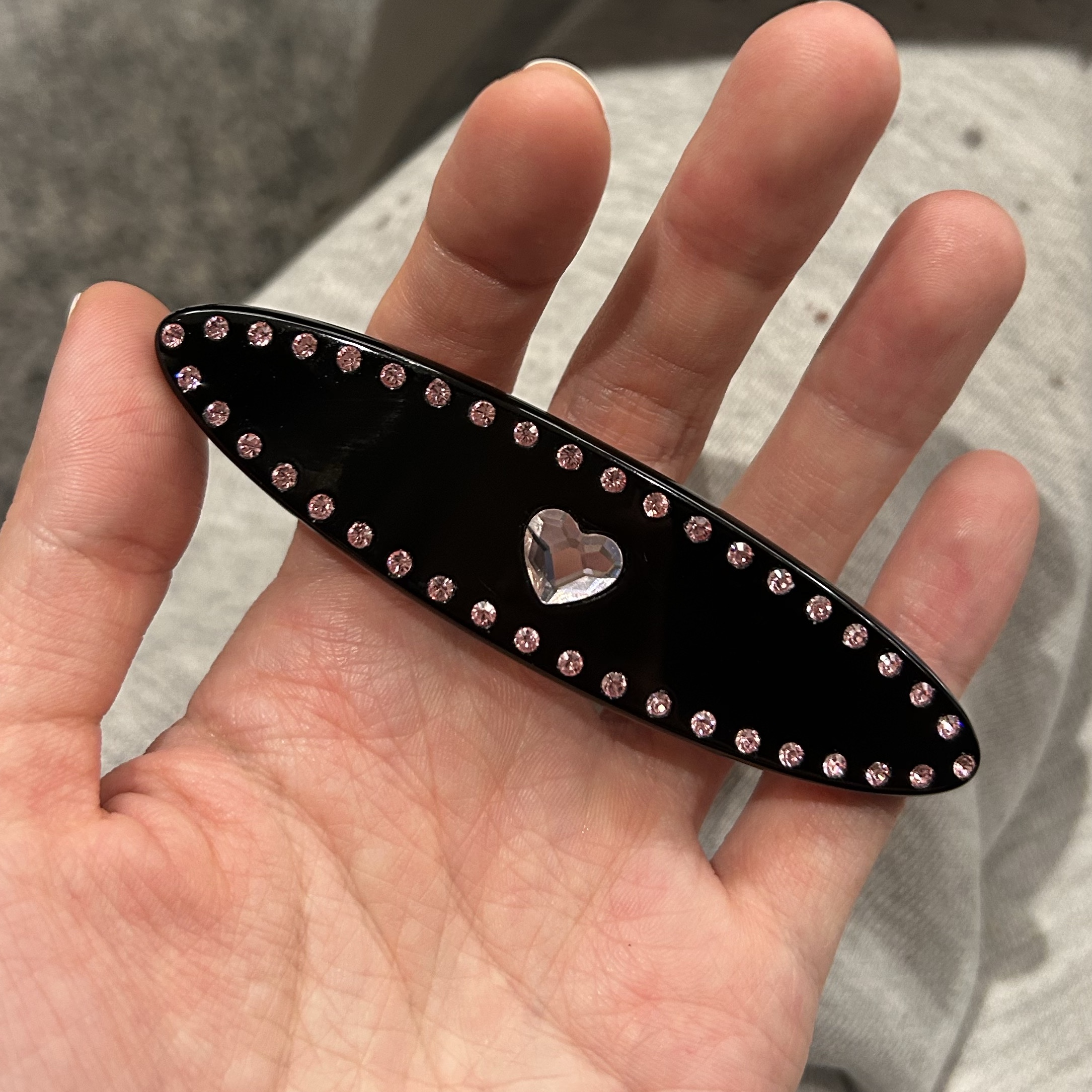 DNINI Heart Oval Hair Barrettes Black 착용 스타일 - 2