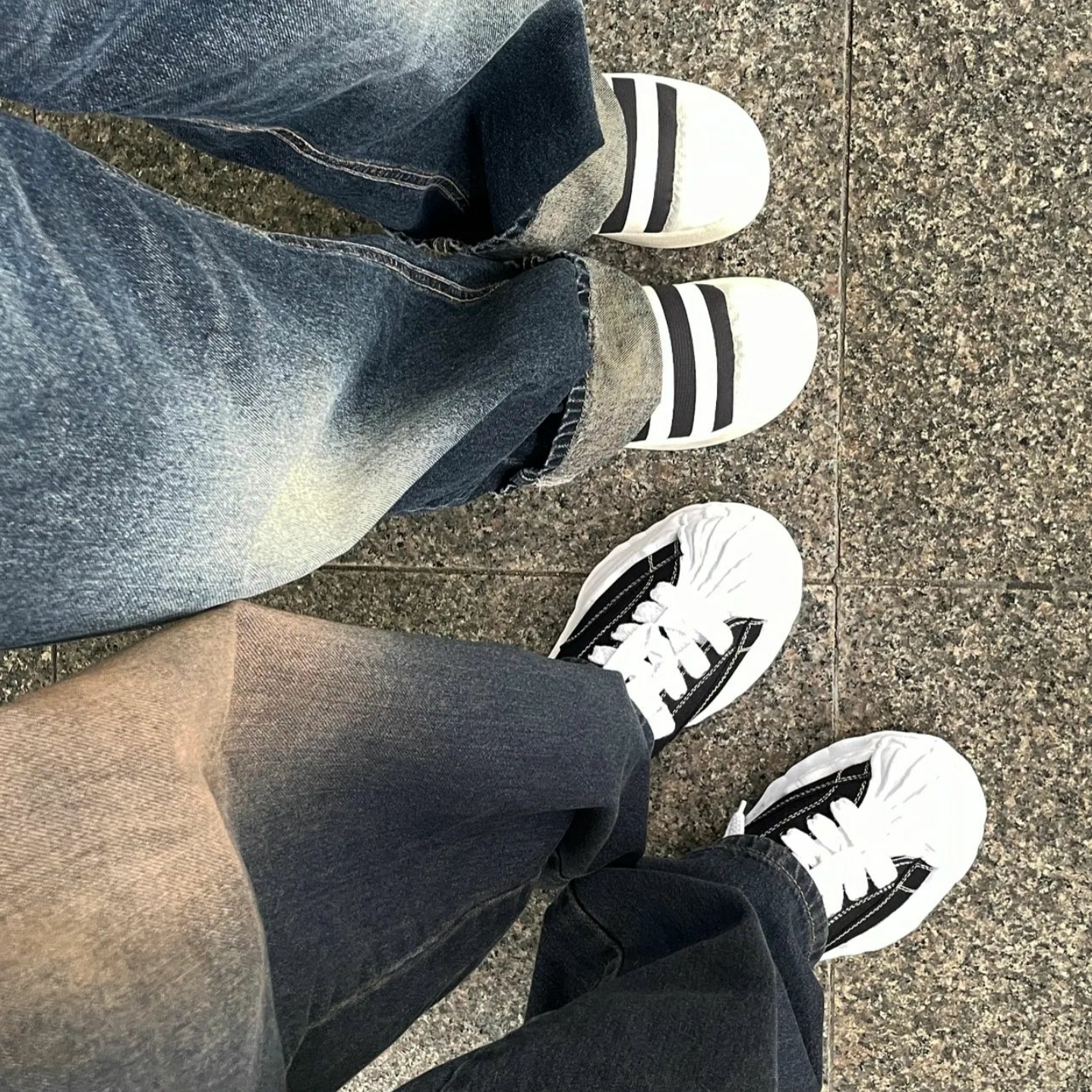 Maison Mihara Yasuhiro Blakey OG Sole Canvas Low-top Sneakers Black White, Adidas Puffylette Off White 착용 스타일 - 2