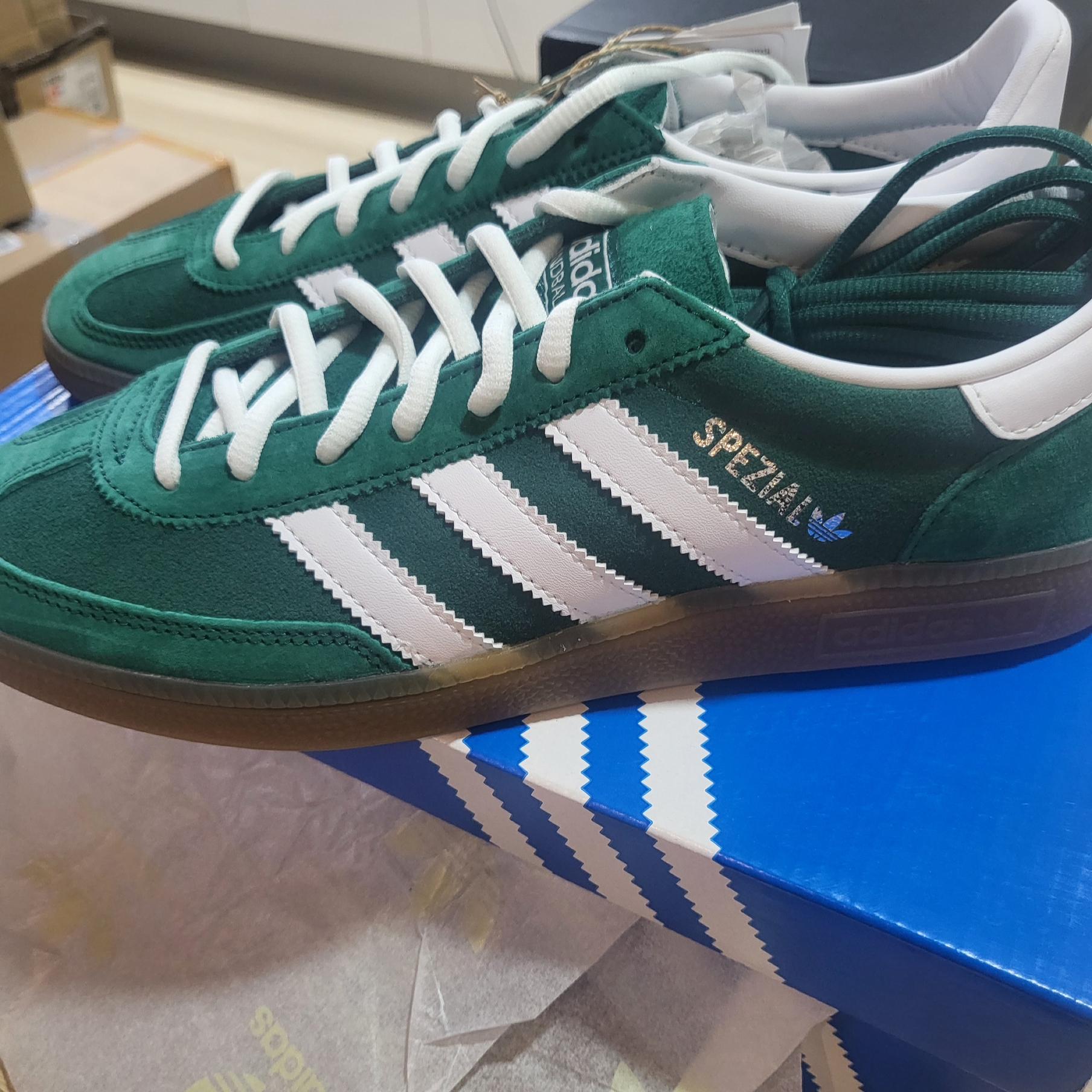 Adidas Spezial Handball College Green Gum 착용 스타일 - 3