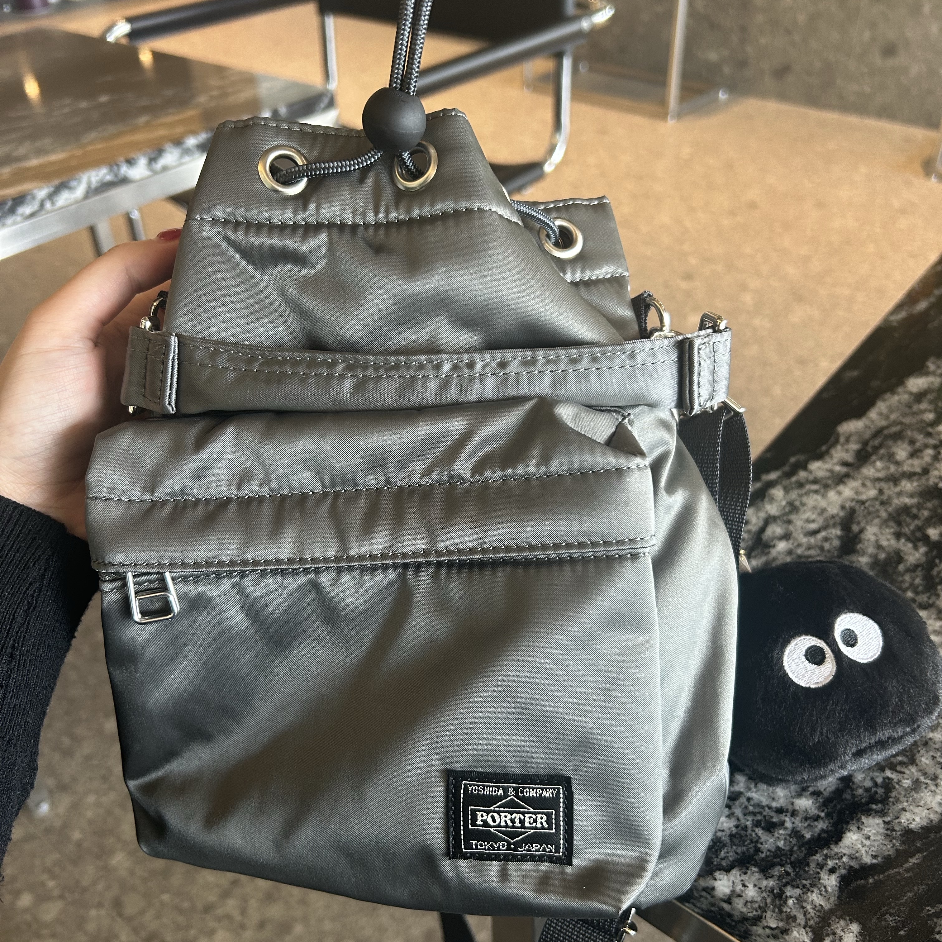 Porter Balloonsac Silver Grey 착용 스타일 - 1