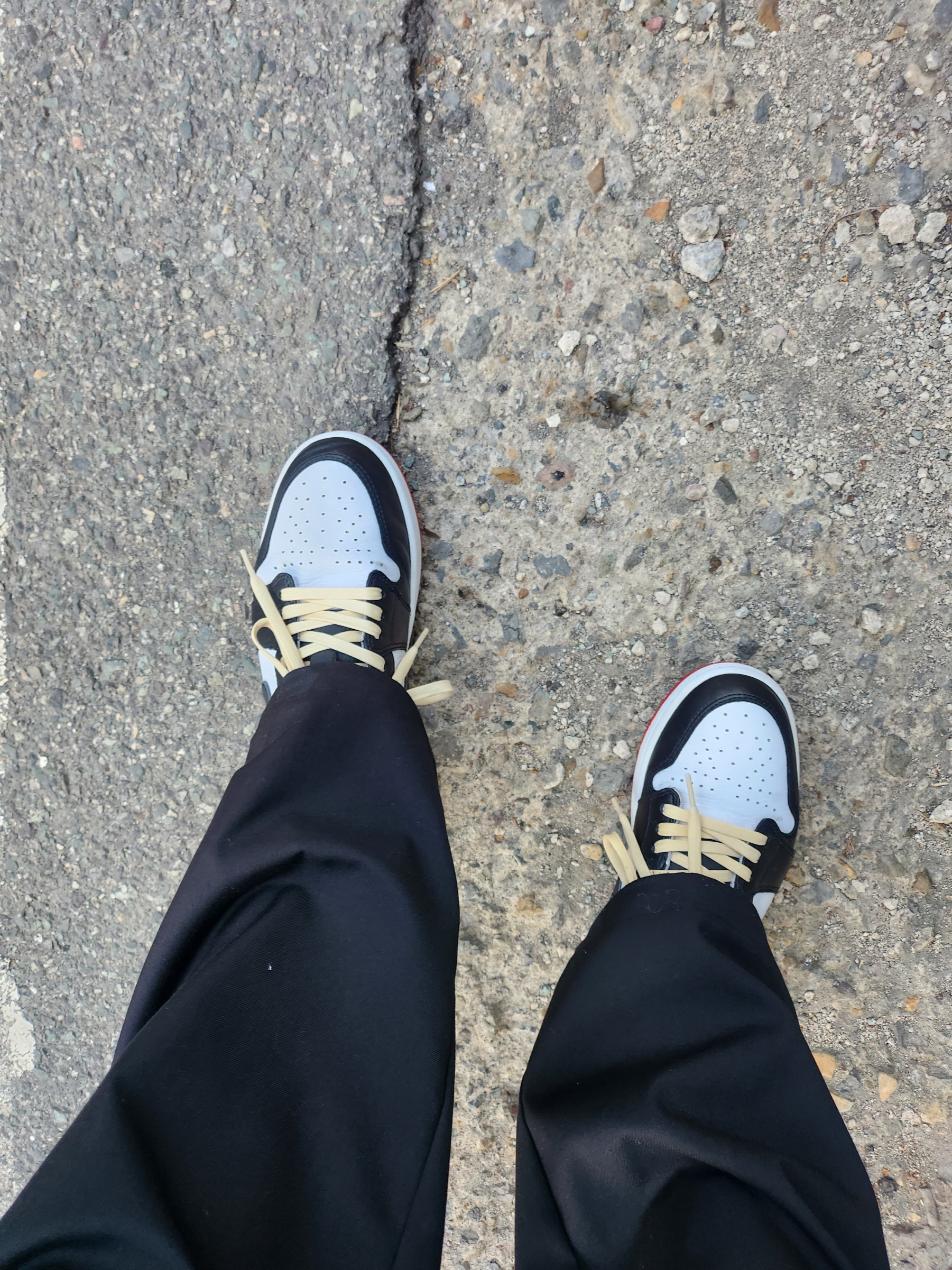 Jordan 1 Retro Low OG Black Toe 착용 스타일 - 1
