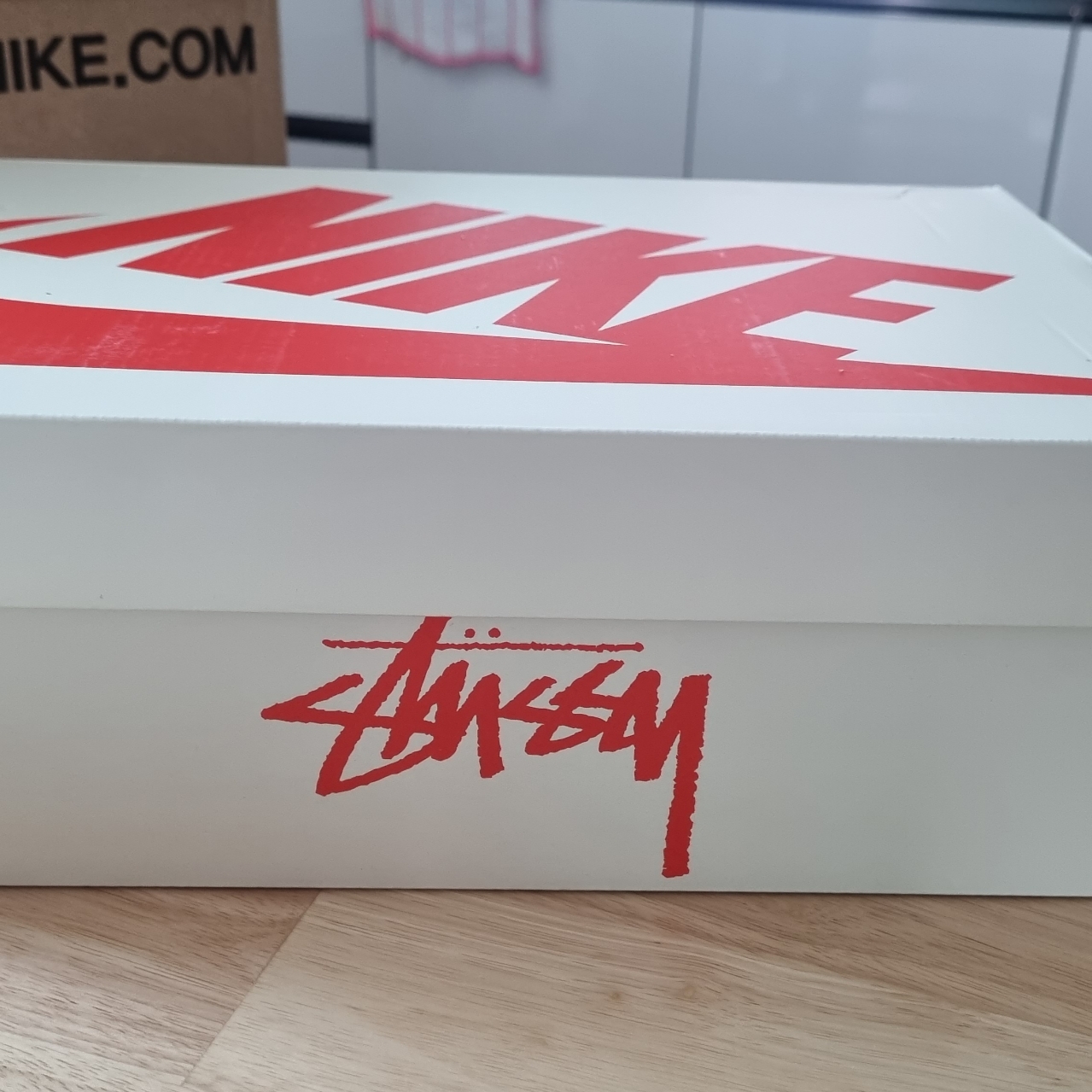 Nike x Stussy Air Force 1 '07 Mid SP Black and Light Bone 착용 스타일 - 1