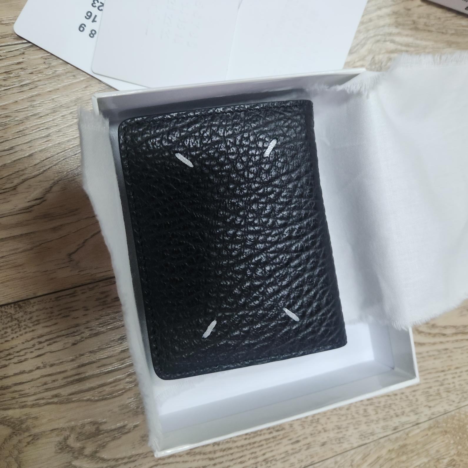 Maison Margiela Keyring Wallet Black 착용 스타일 - 1