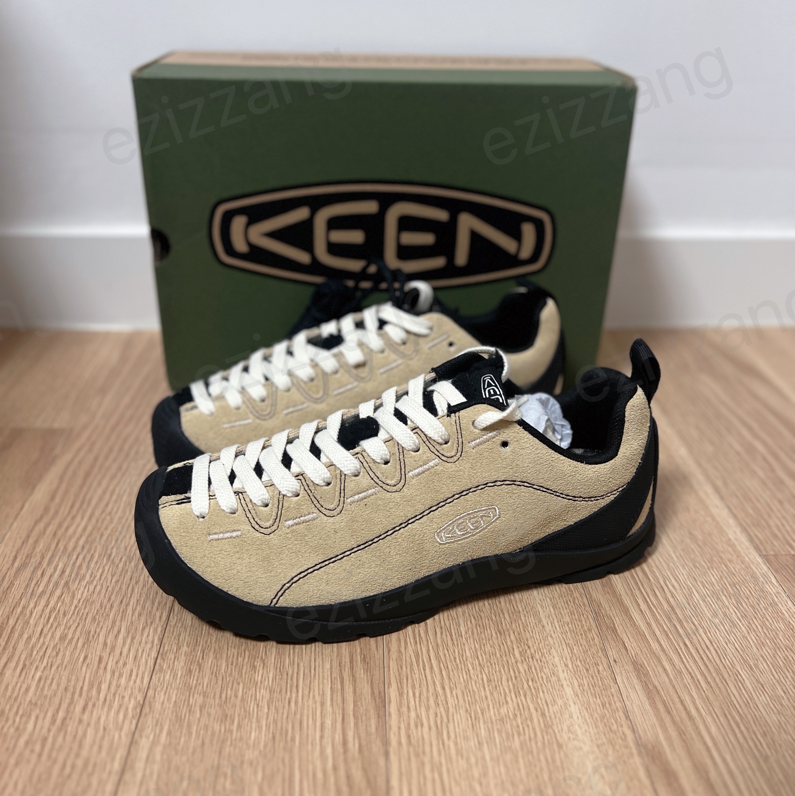 (W) Keen x Omashande Jasper Sneakers Boulder Black 착용 스타일