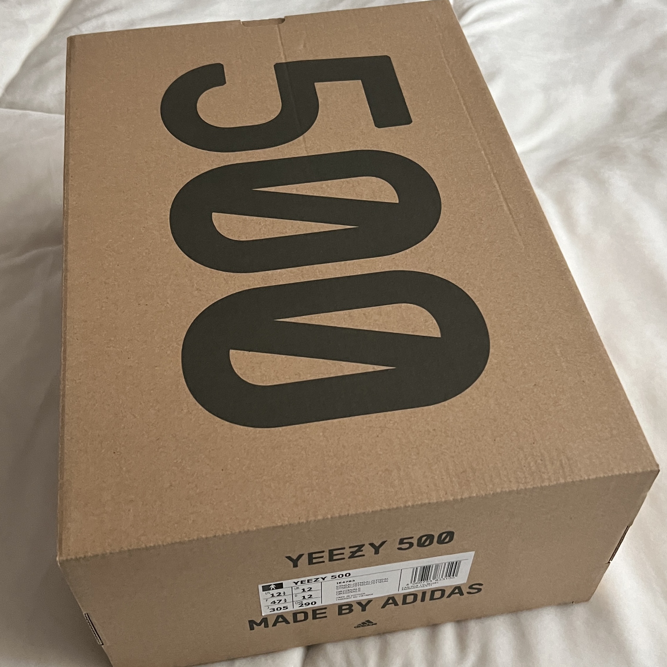 Adidas Yeezy 500 Stone Salt 착용 스타일 - 3