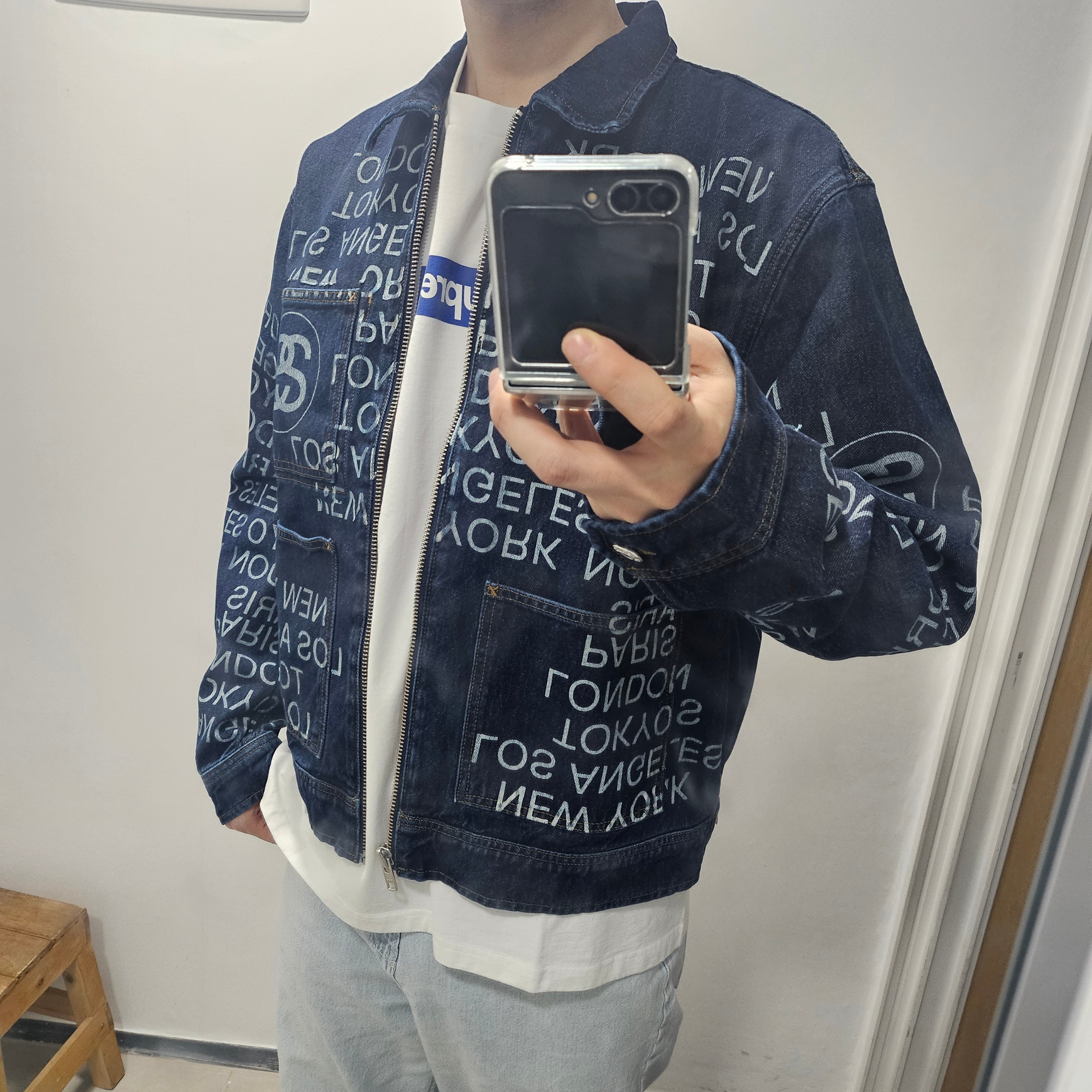 Stussy Zip Work Jacket City Link Denim One Wash, Supreme Seoul Box Logo T-Shirt White - 23FW 착용 스타일