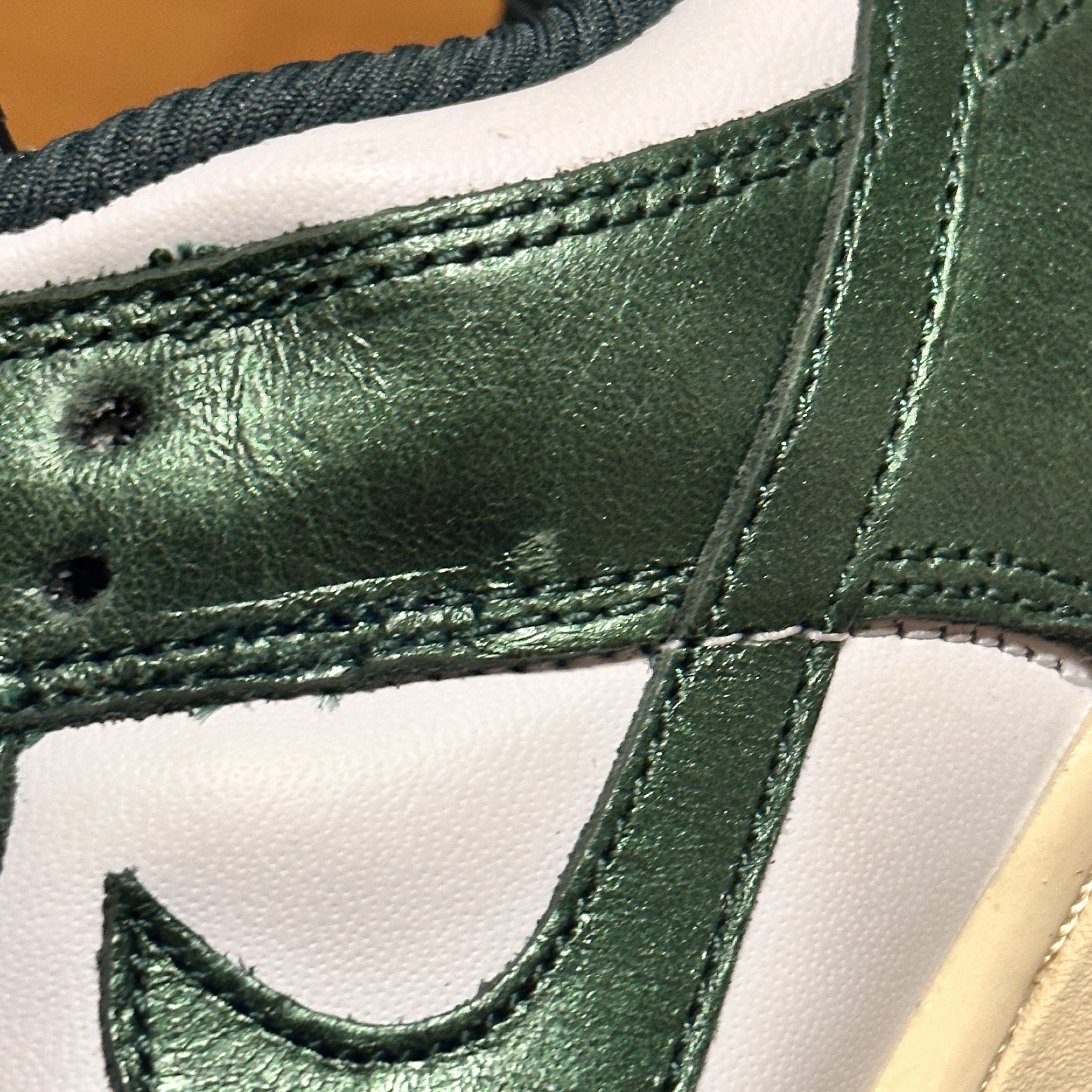 (W) Nike Dunk Low Vintage Green 착용 스타일 - 4