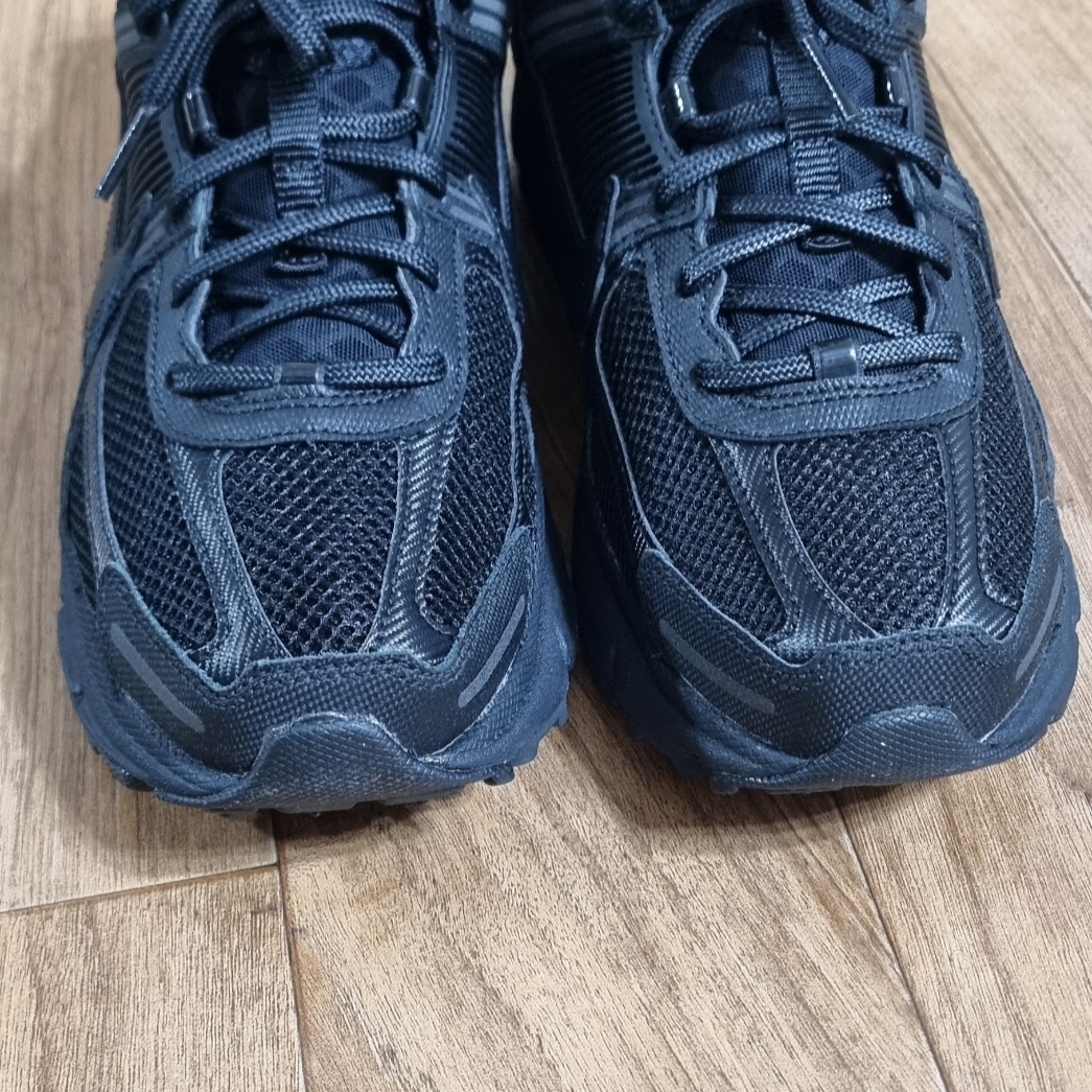 Nike Zoom Vomero 5 SP Black 착용 스타일 - 2