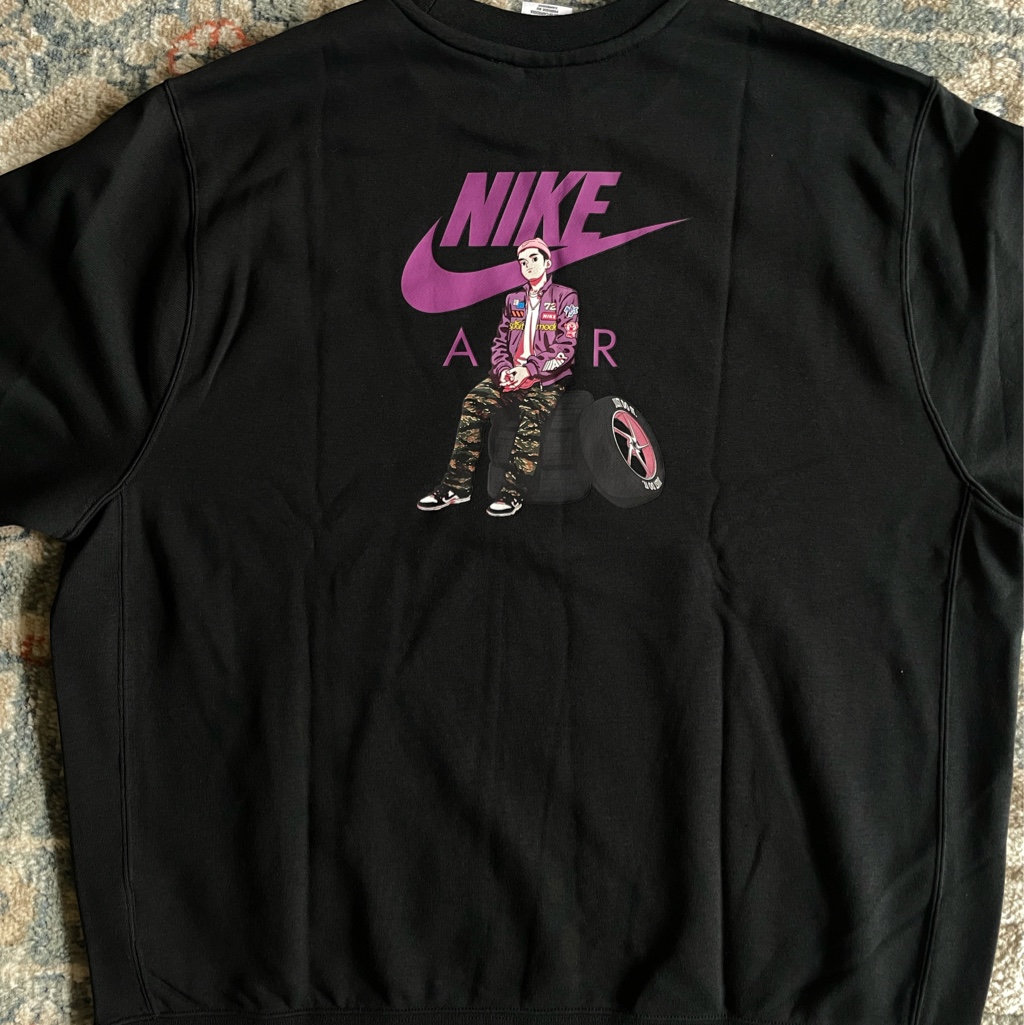 Nike NSW French Terry Crew Pale Black 착용 스타일 - 3
