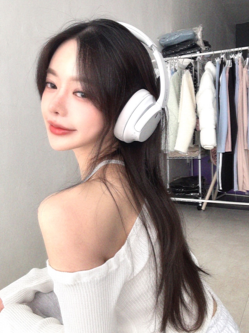 Sony WH-CH720N White (Sony Korea Ver.) 착용 스타일 - 2